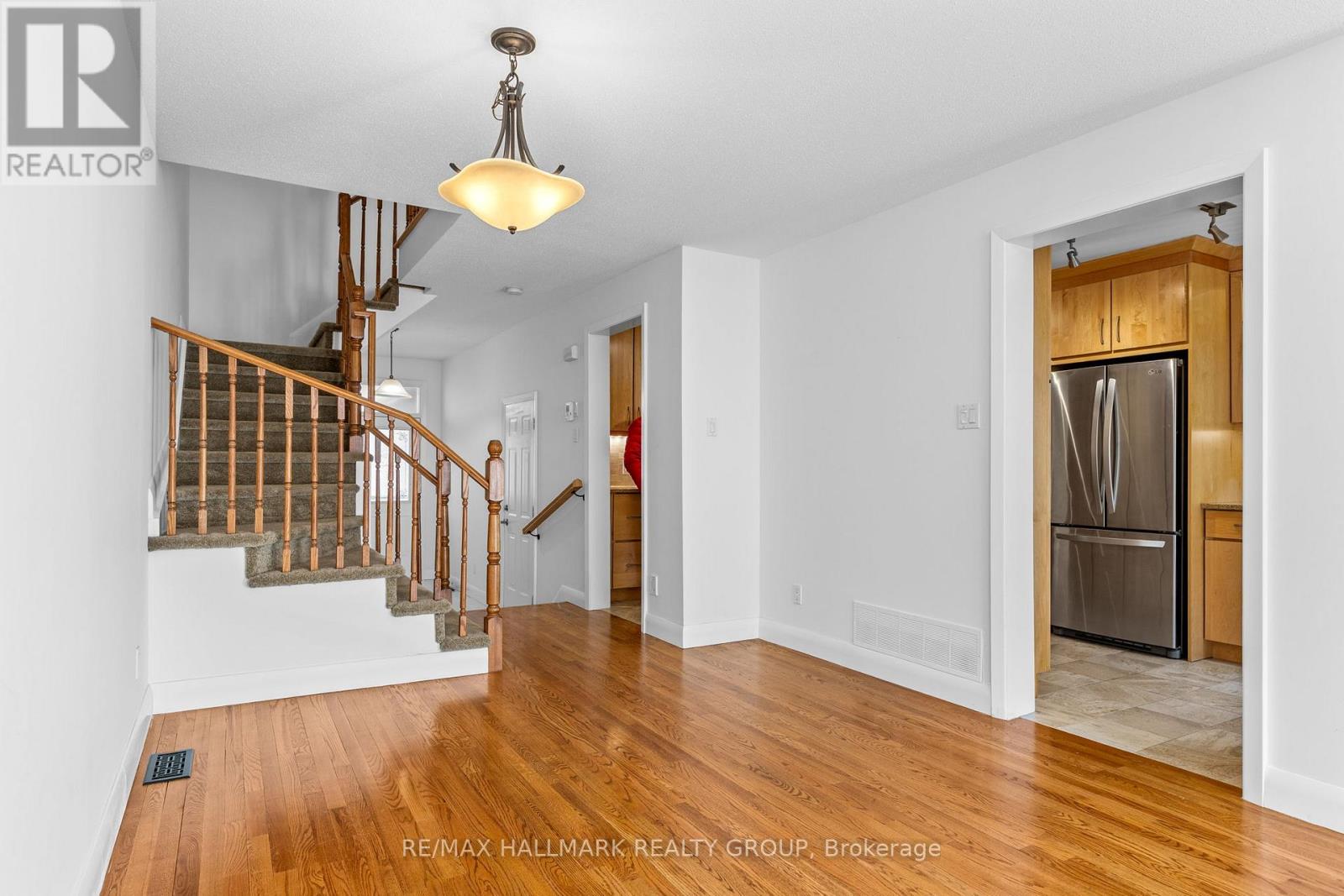 988 Lucille Way, Ottawa, Ontario  K4A 4J2 - Photo 9 - X12947776