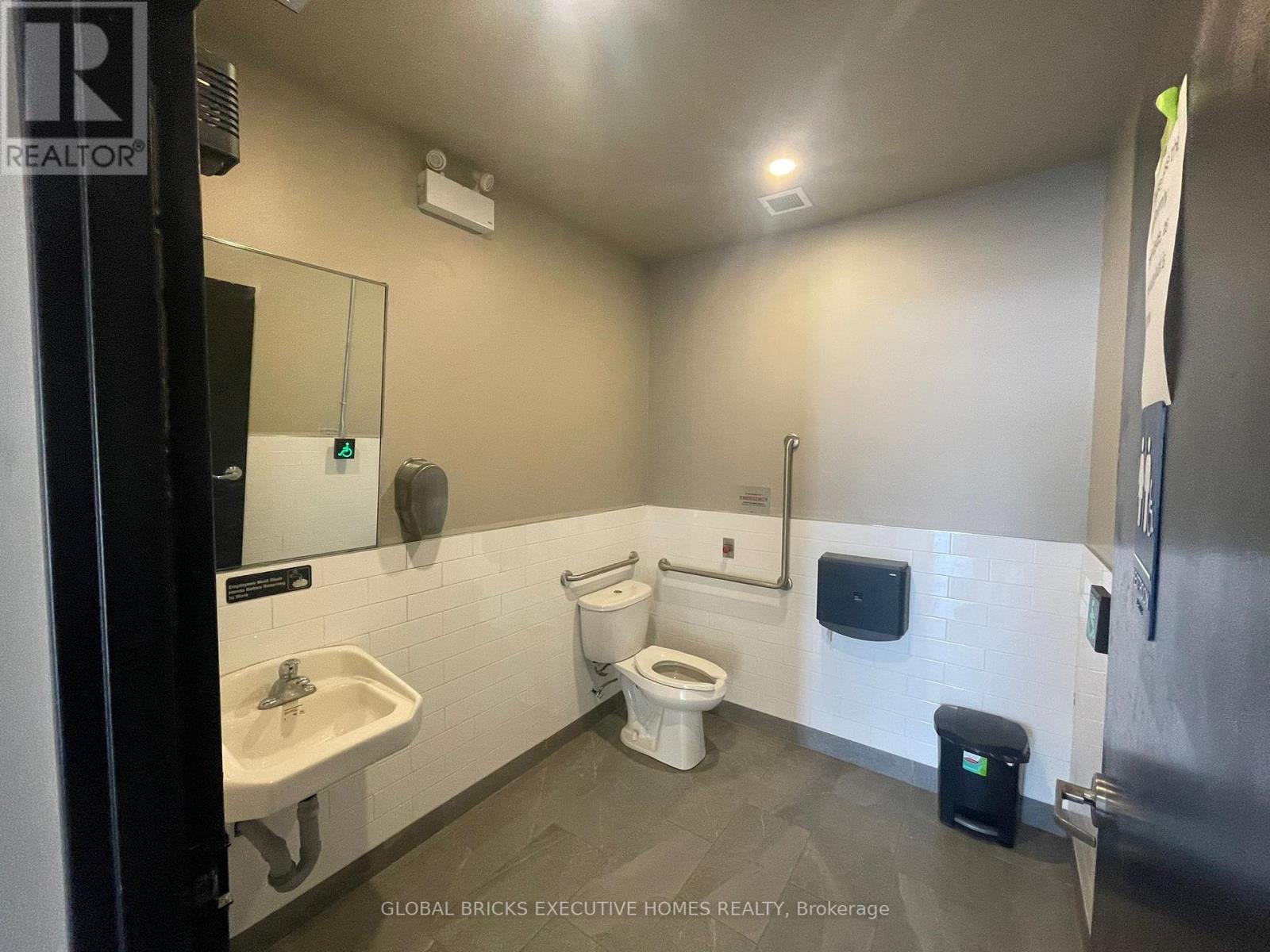 1060 Ontario Street, Stratford, Ontario  N5A 6Z3 - Photo 4 - X12985422