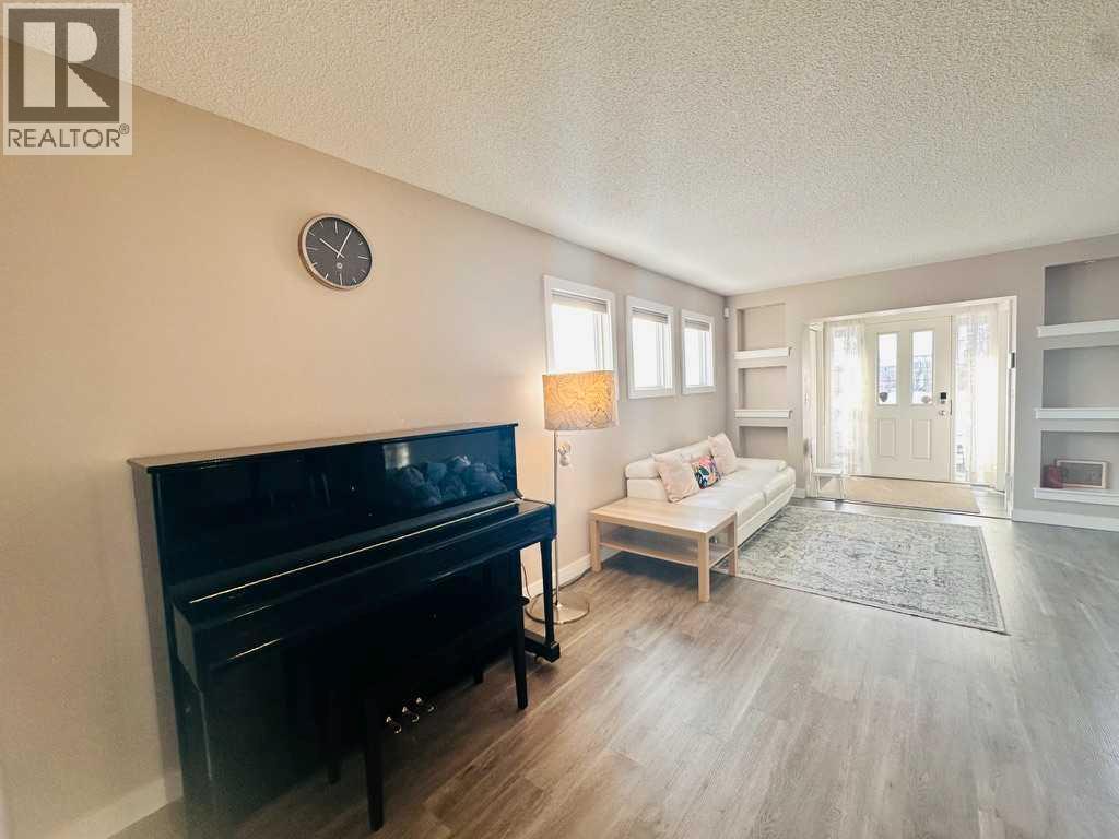 225 Panatella Square Nw, Calgary, Alberta  T3K 0V5 - Photo 4 - A2233986