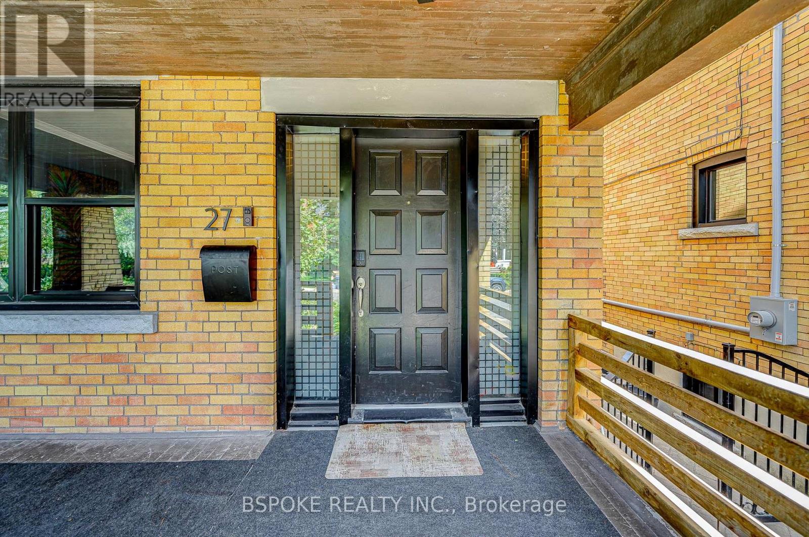27 Rowland Street, Toronto, Ontario  M6P 1M2 - Photo 2 - W13011748