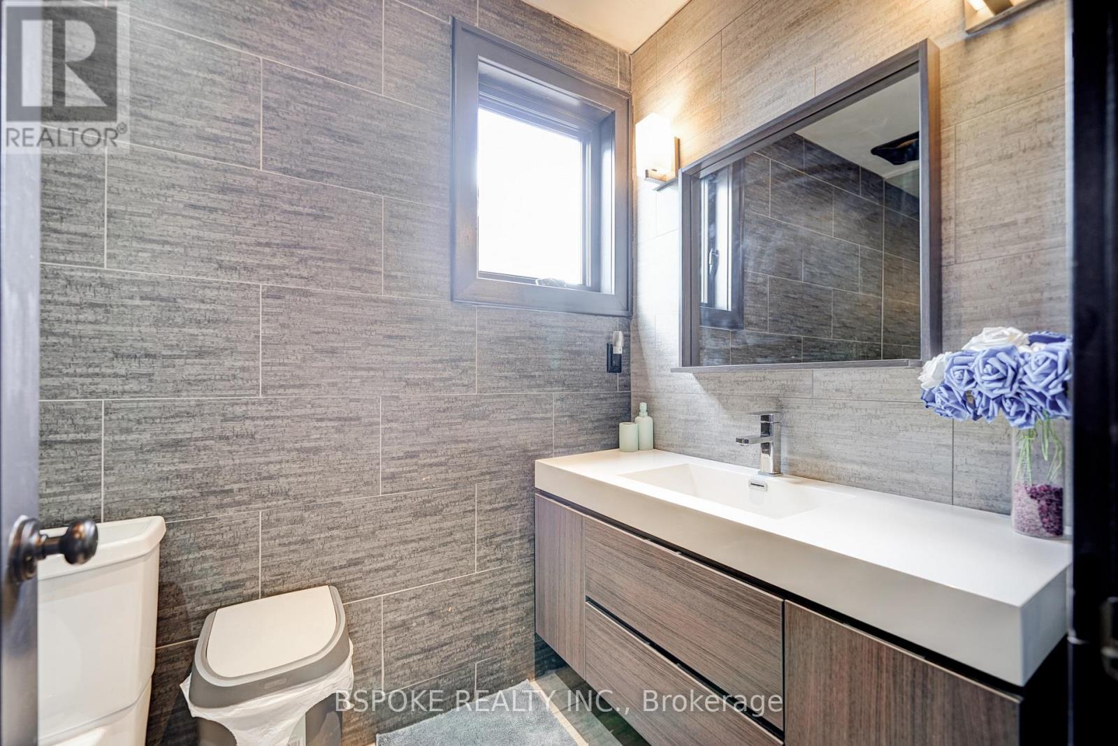 27 Rowland Street, Toronto, Ontario  M6P 1M2 - Photo 29 - W13011748