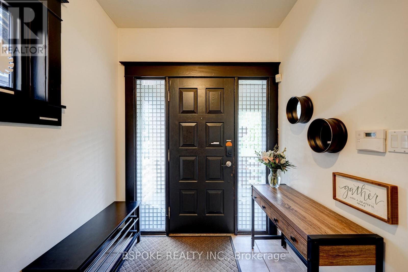 27 Rowland Street, Toronto, Ontario  M6P 1M2 - Photo 3 - W13011748