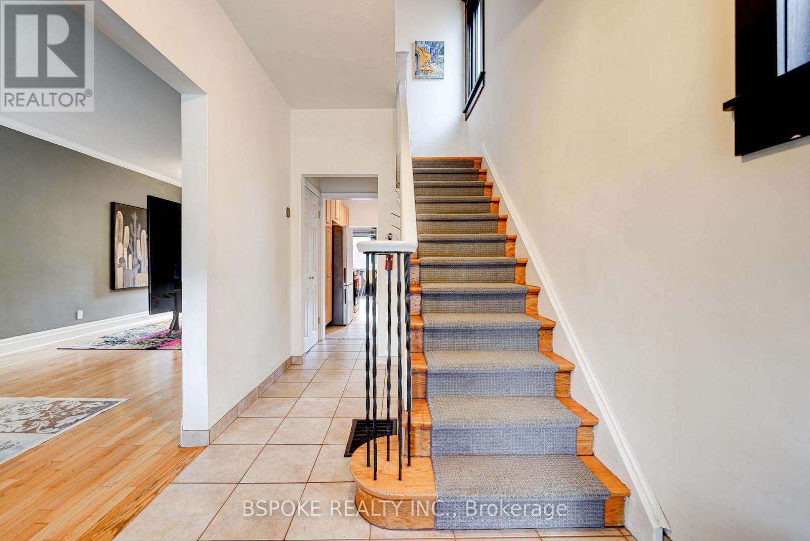 27 Rowland Street, Toronto, Ontario  M6P 1M2 - Photo 4 - W13011748