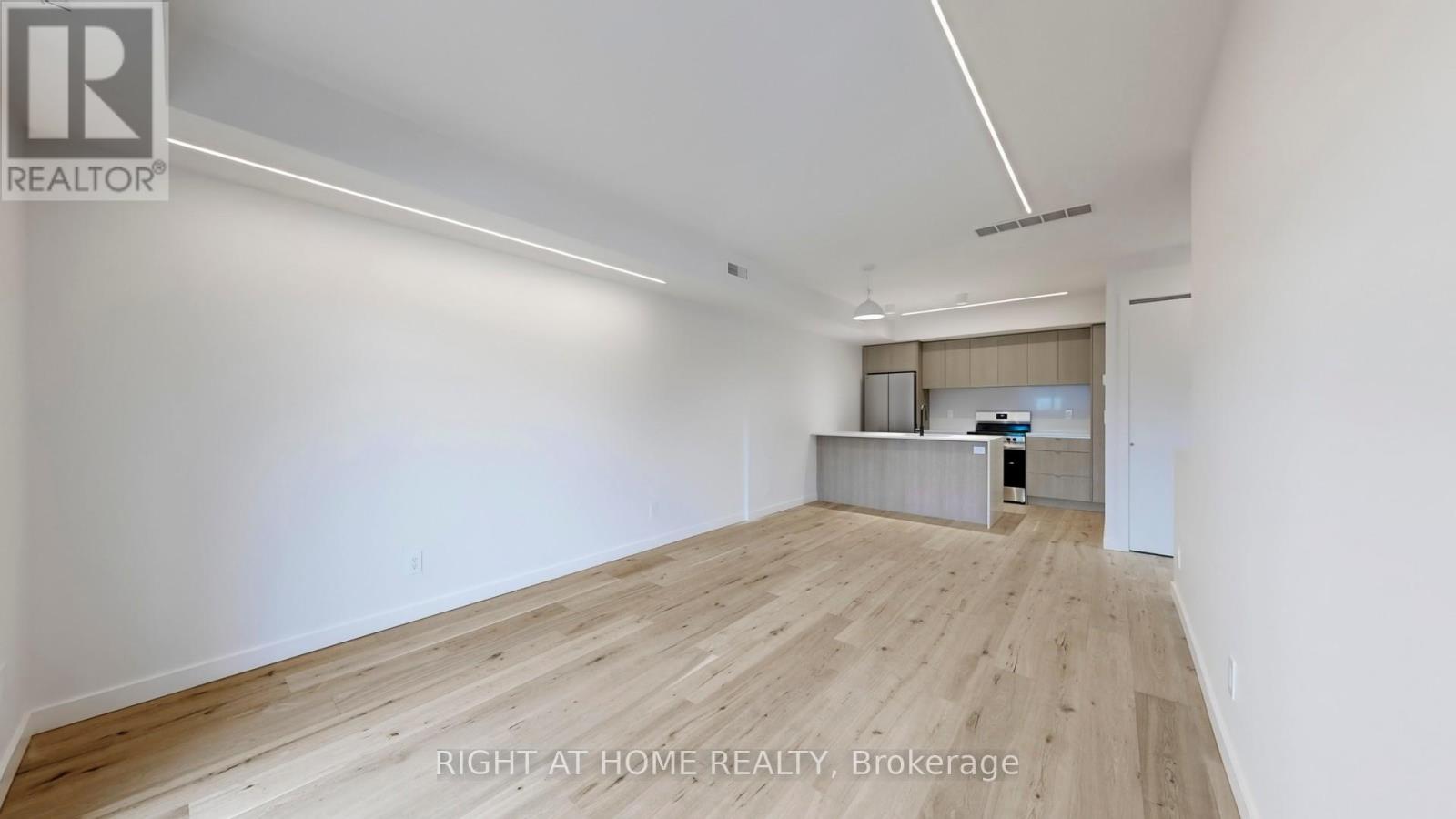 3 - 14 SALEM AVENUE, Toronto, Ontario