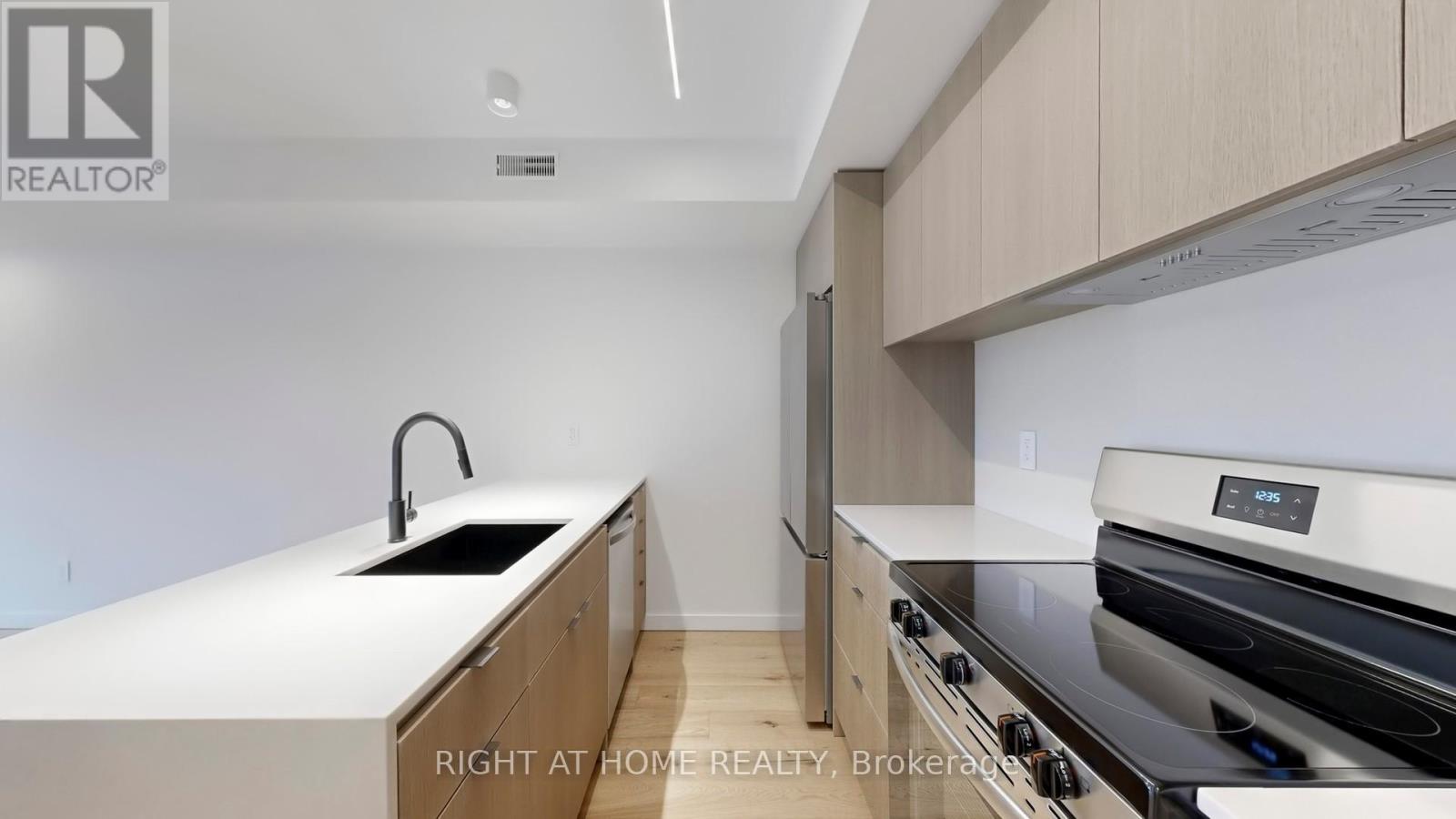 3 - 14 Salem Avenue, Toronto, Ontario  M6H 3C1 - Photo 10 - W13011750