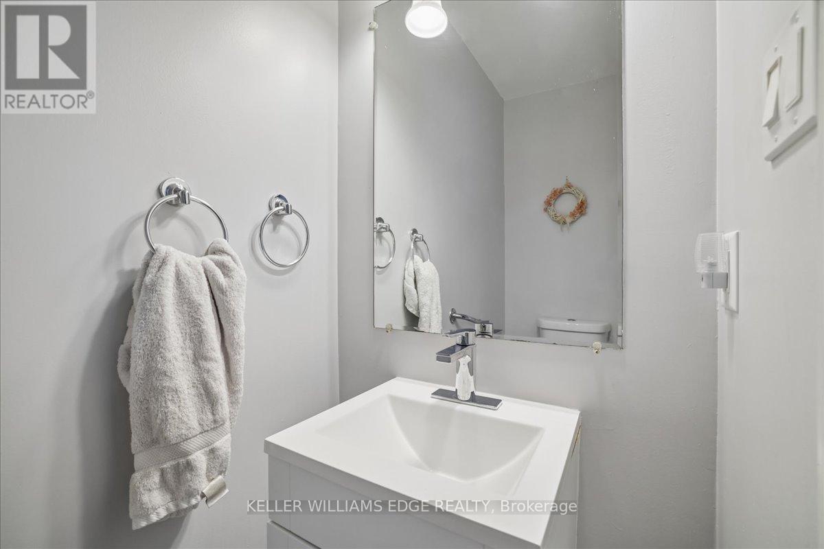 2208 Melissa Crescent, Burlington, Ontario  L7P 4J7 - Photo 20 - W13011772