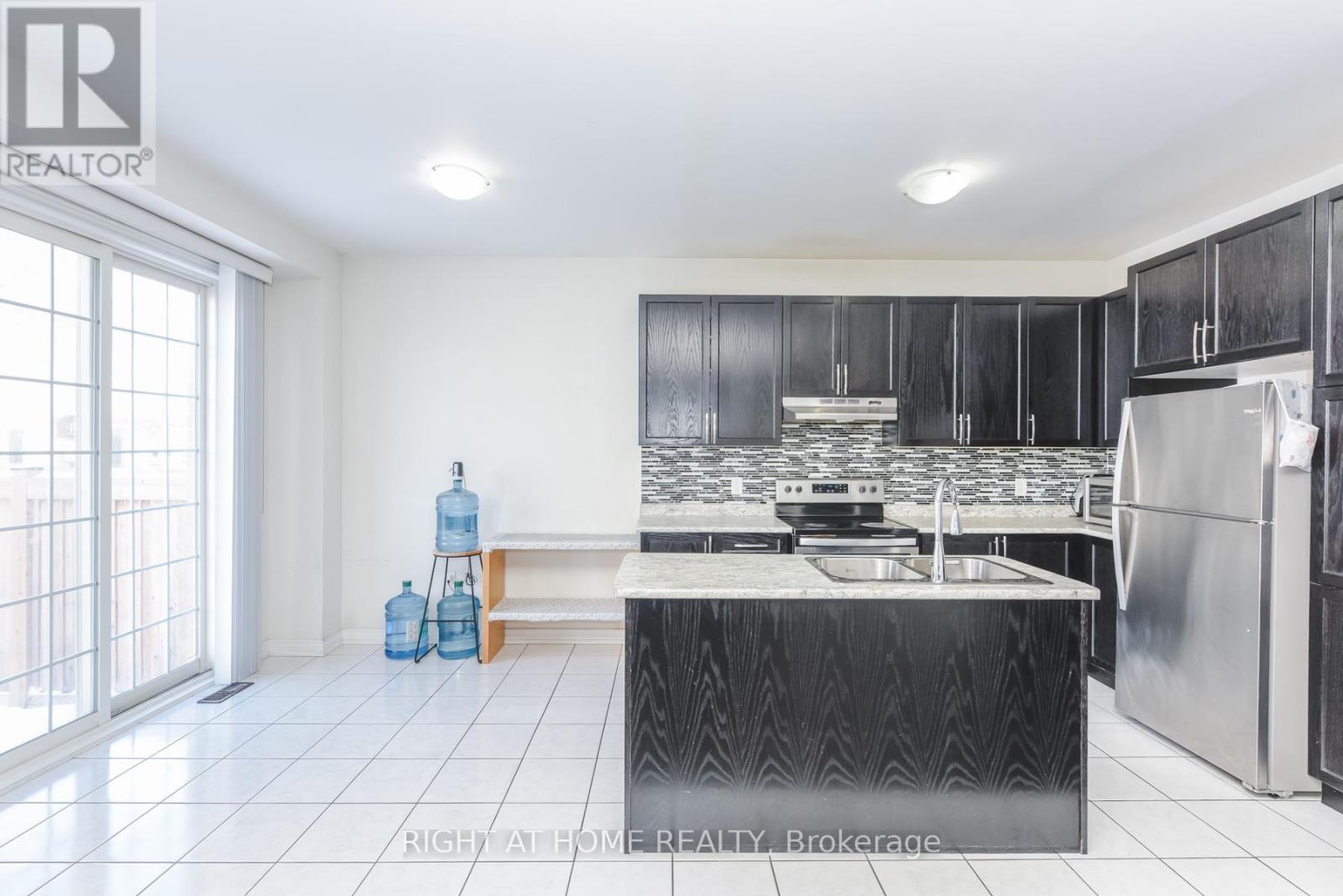 36 Spokanne Street, Brampton, Ontario  L6R 4A2 - Photo 15 - W13011818