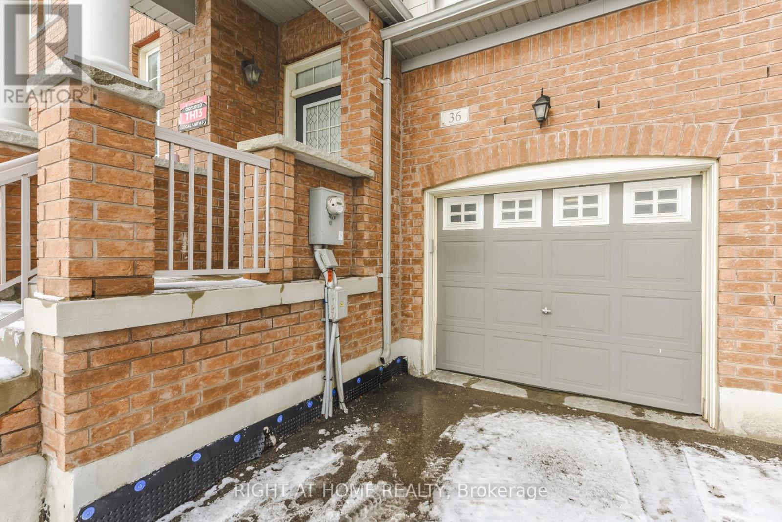 36 Spokanne Street, Brampton, Ontario  L6R 4A2 - Photo 3 - W13011818