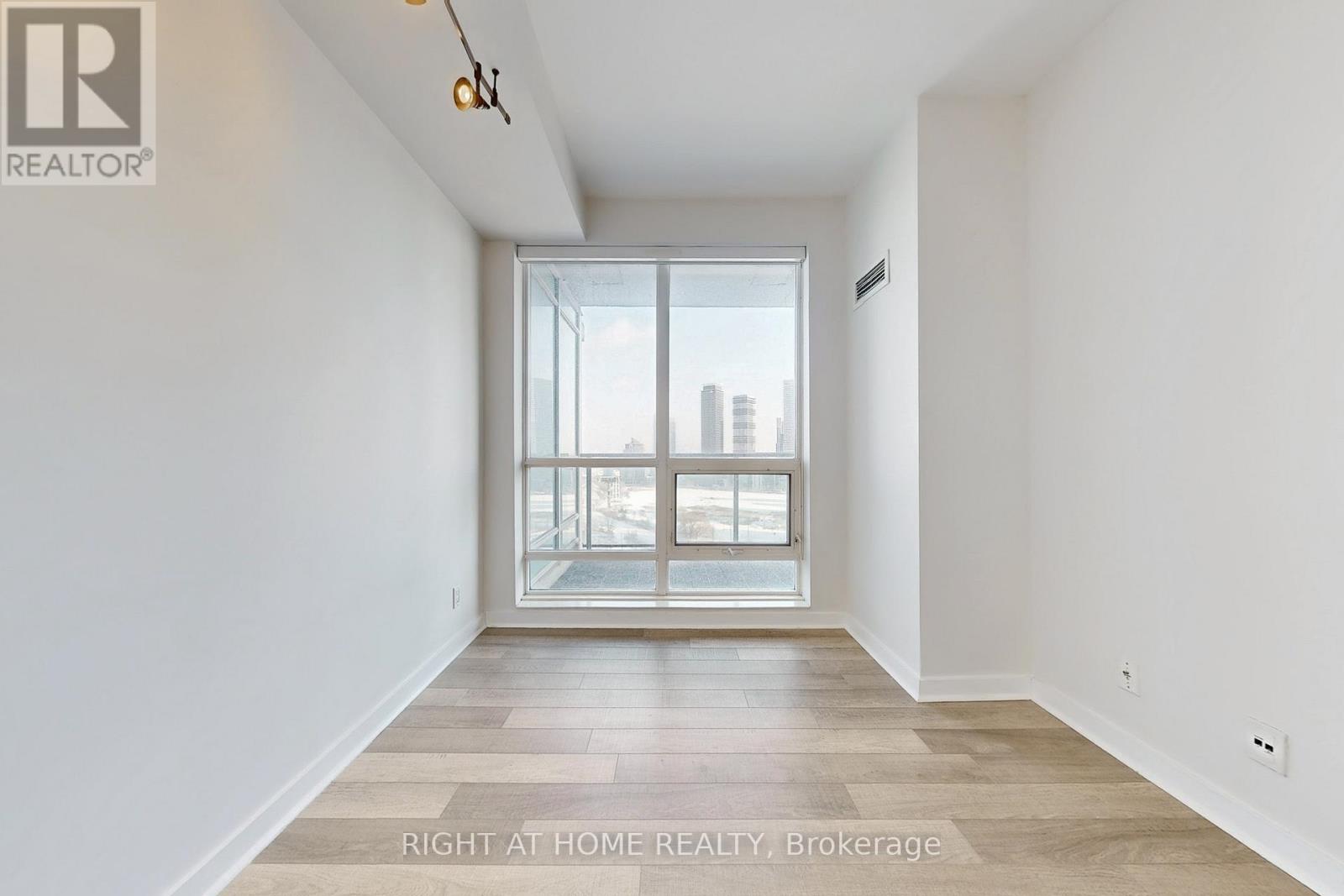 2207 - 185 Legion Road N, Toronto, Ontario  M8Y 0A1 - Photo 26 - W13011834