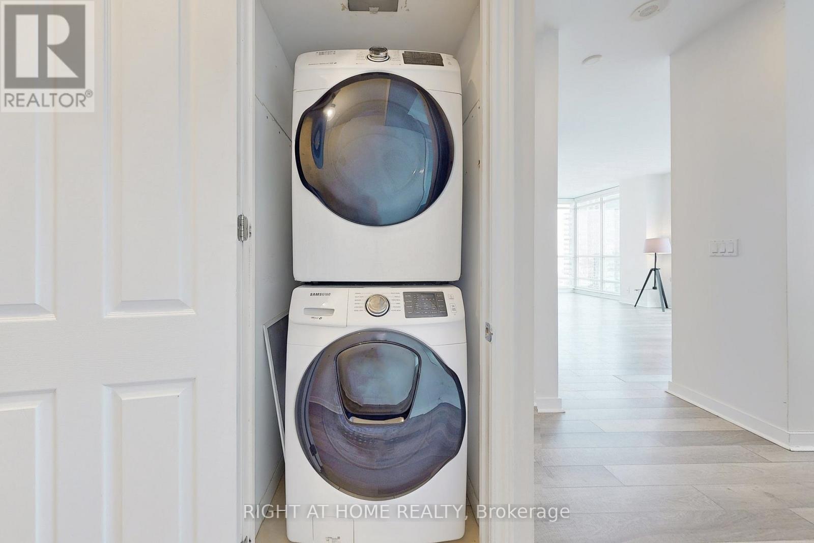 2207 - 185 Legion Road N, Toronto, Ontario  M8Y 0A1 - Photo 30 - W13011834