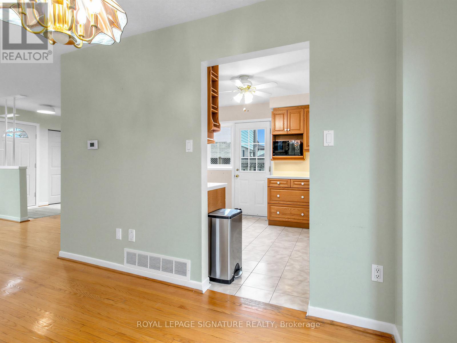 3193 Corrigan Drive, Mississauga, Ontario  L4Y 3C5 - Photo 10 - W13011842