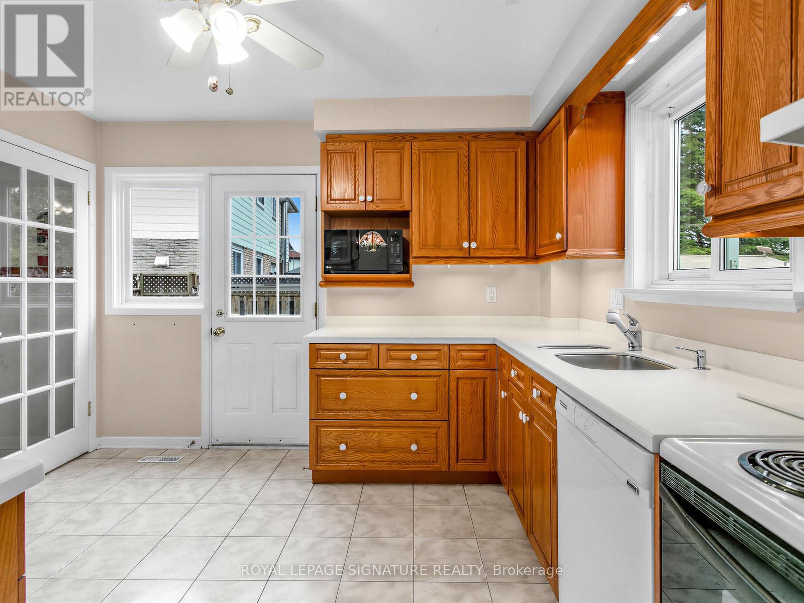 3193 Corrigan Drive, Mississauga, Ontario  L4Y 3C5 - Photo 15 - W13011842