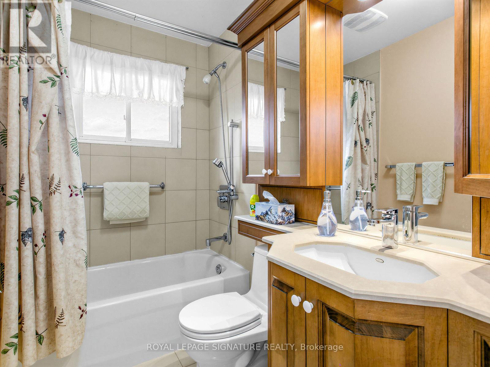 3193 Corrigan Drive, Mississauga, Ontario  L4Y 3C5 - Photo 18 - W13011842