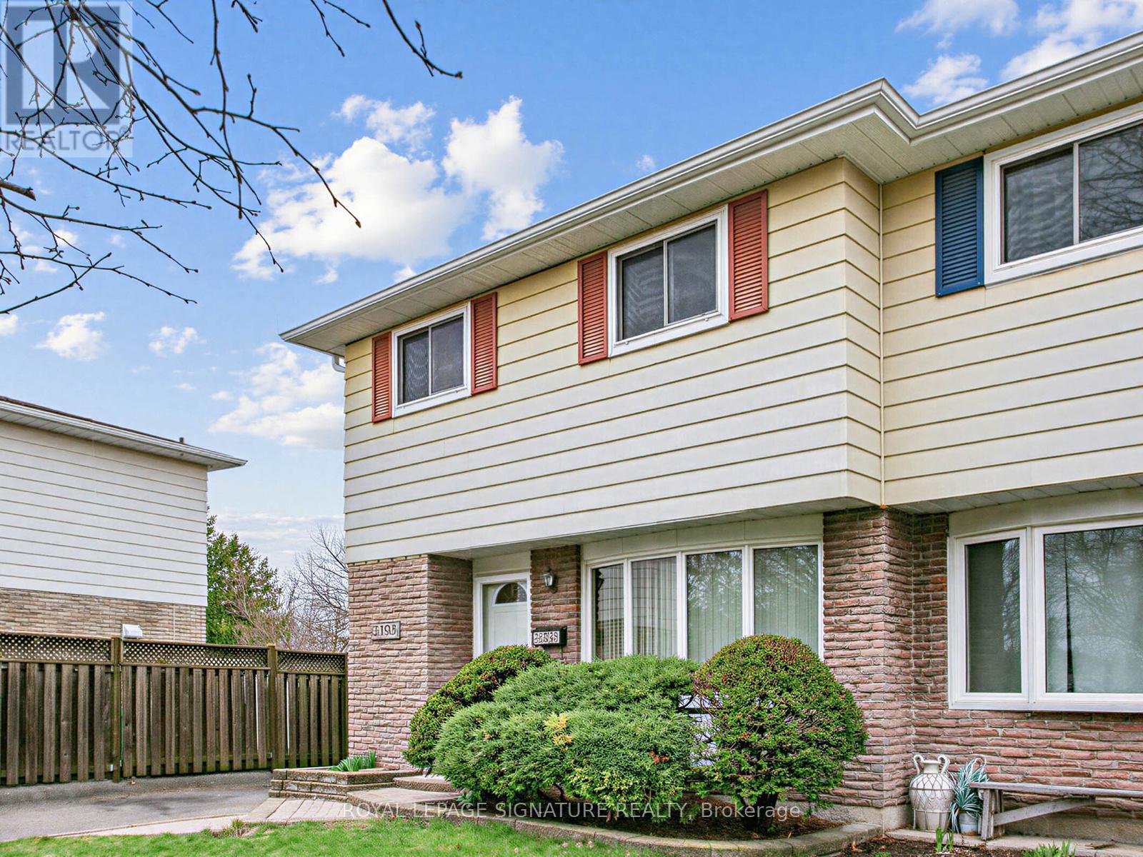 3193 Corrigan Drive, Mississauga, Ontario  L4Y 3C5 - Photo 3 - W13011842