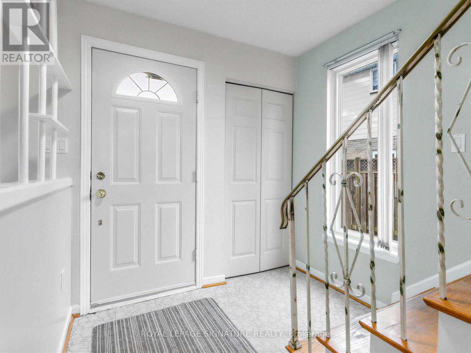 3193 Corrigan Drive, Mississauga, Ontario  L4Y 3C5 - Photo 5 - W13011842