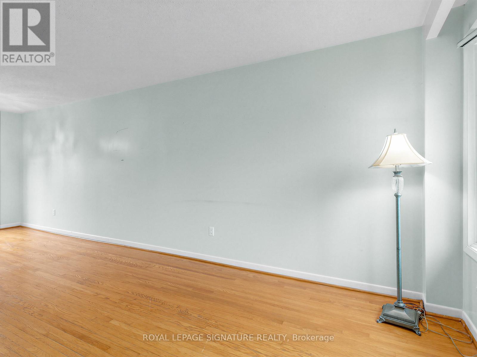 3193 Corrigan Drive, Mississauga, Ontario  L4Y 3C5 - Photo 7 - W13011842