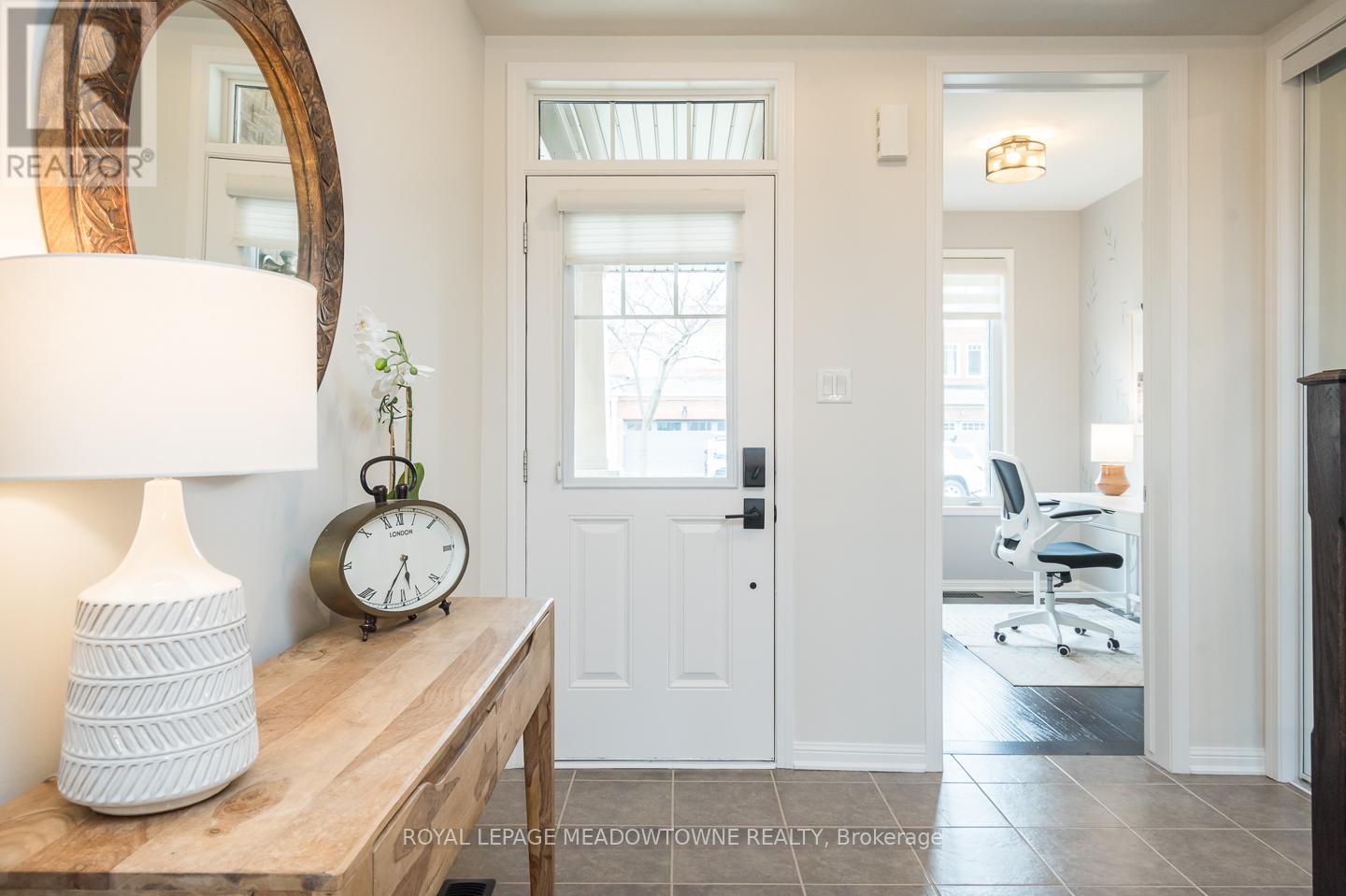 1031 Solomon Court, Milton, Ontario  L9T 8G9 - Photo 4 - W13011866