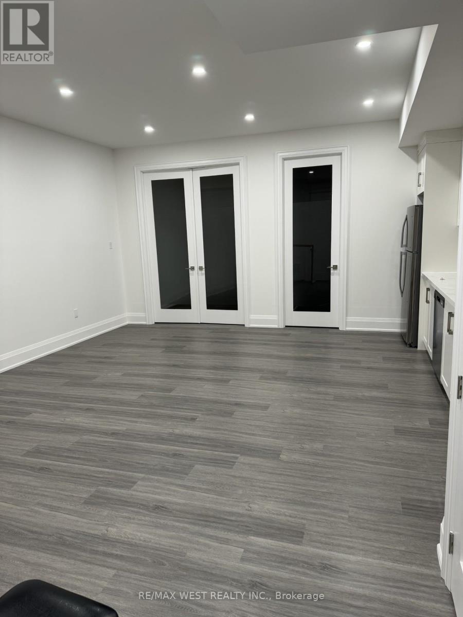 Lower - 21 Antonio Court, Toronto, Ontario  M9L 0A4 - Photo 3 - W13011922