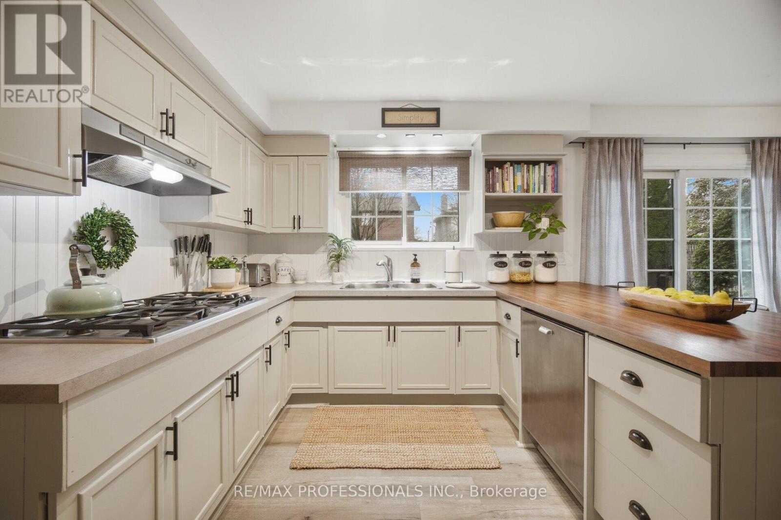 16 Cherry Post Crescent, Toronto, Ontario  M9C 2K1 - Photo 15 - W13011924