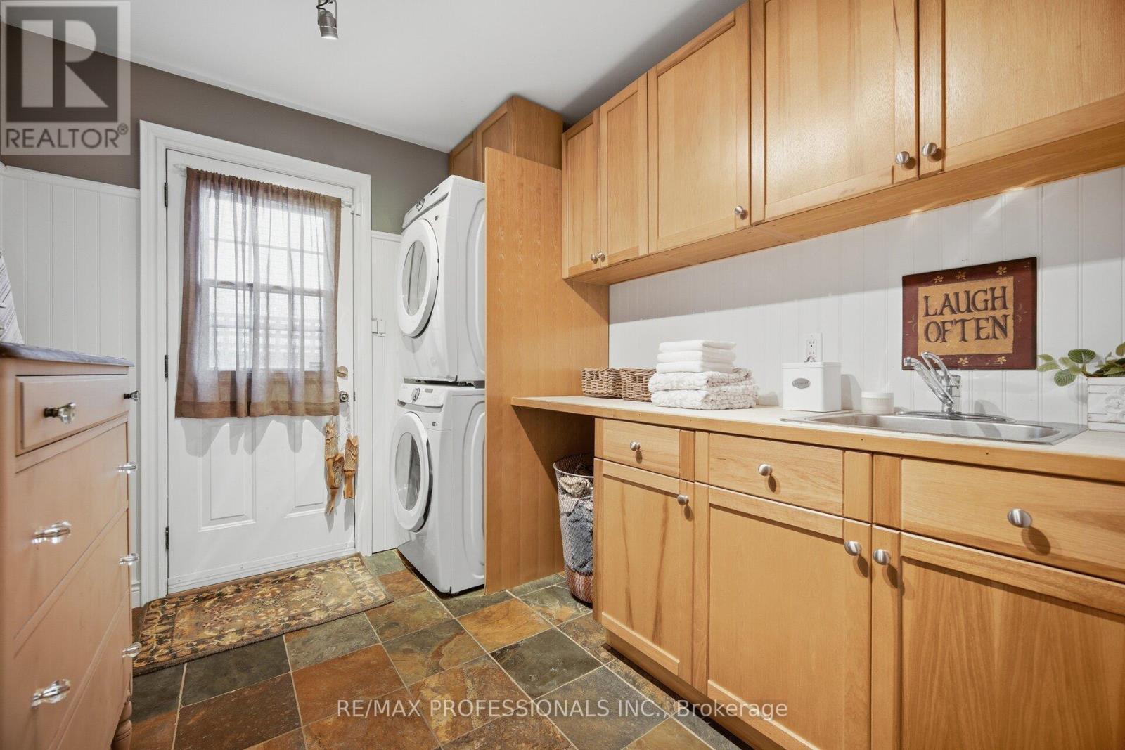 16 Cherry Post Crescent, Toronto, Ontario  M9C 2K1 - Photo 21 - W13011924