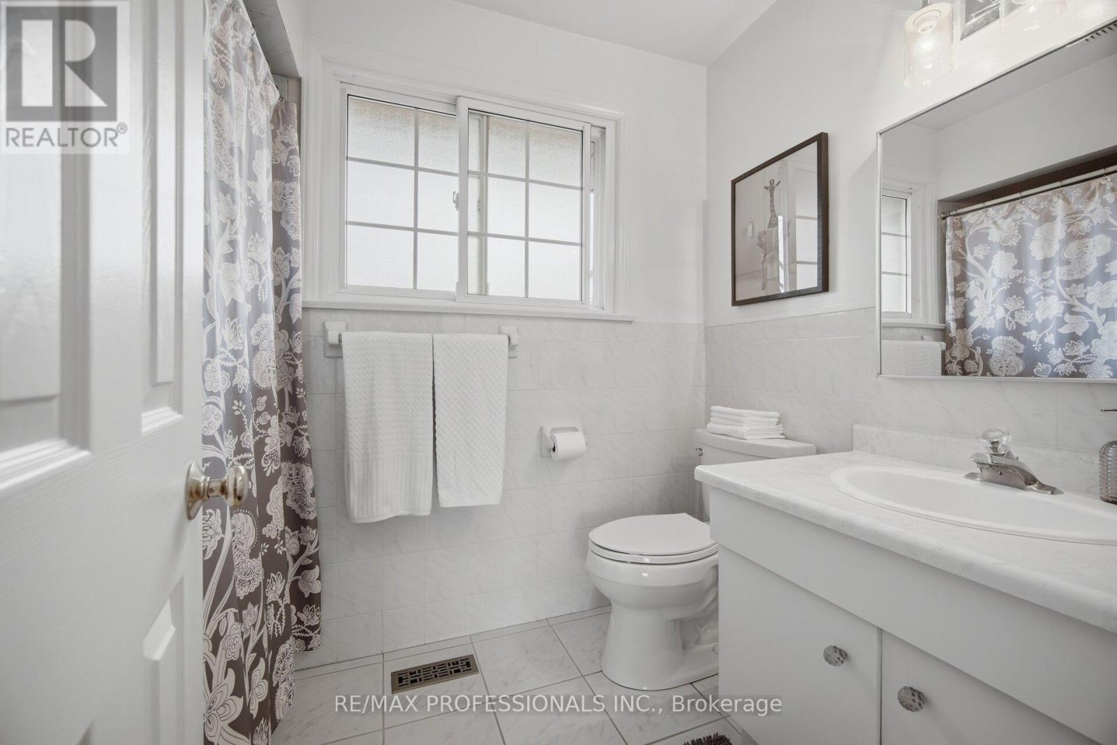 16 Cherry Post Crescent, Toronto, Ontario  M9C 2K1 - Photo 26 - W13011924