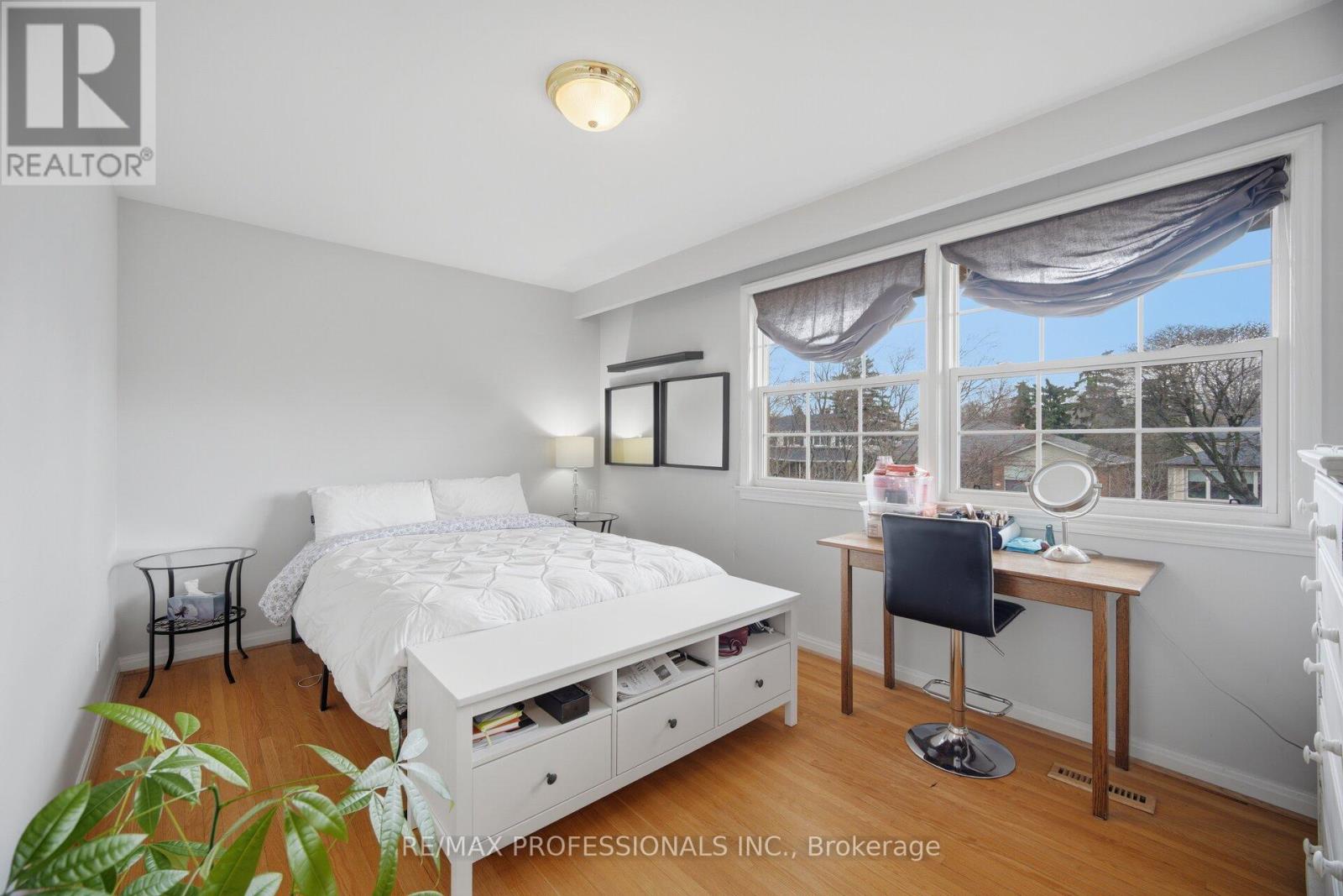 16 Cherry Post Crescent, Toronto, Ontario  M9C 2K1 - Photo 27 - W13011924