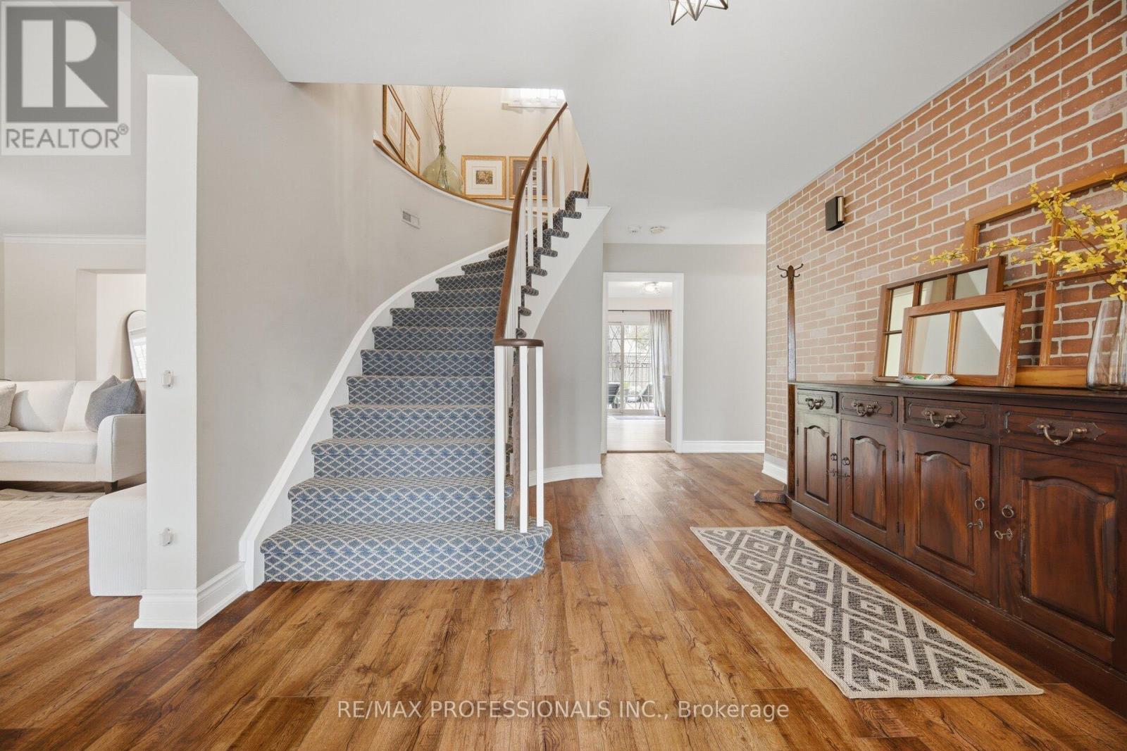 16 Cherry Post Crescent, Toronto, Ontario  M9C 2K1 - Photo 6 - W13011924