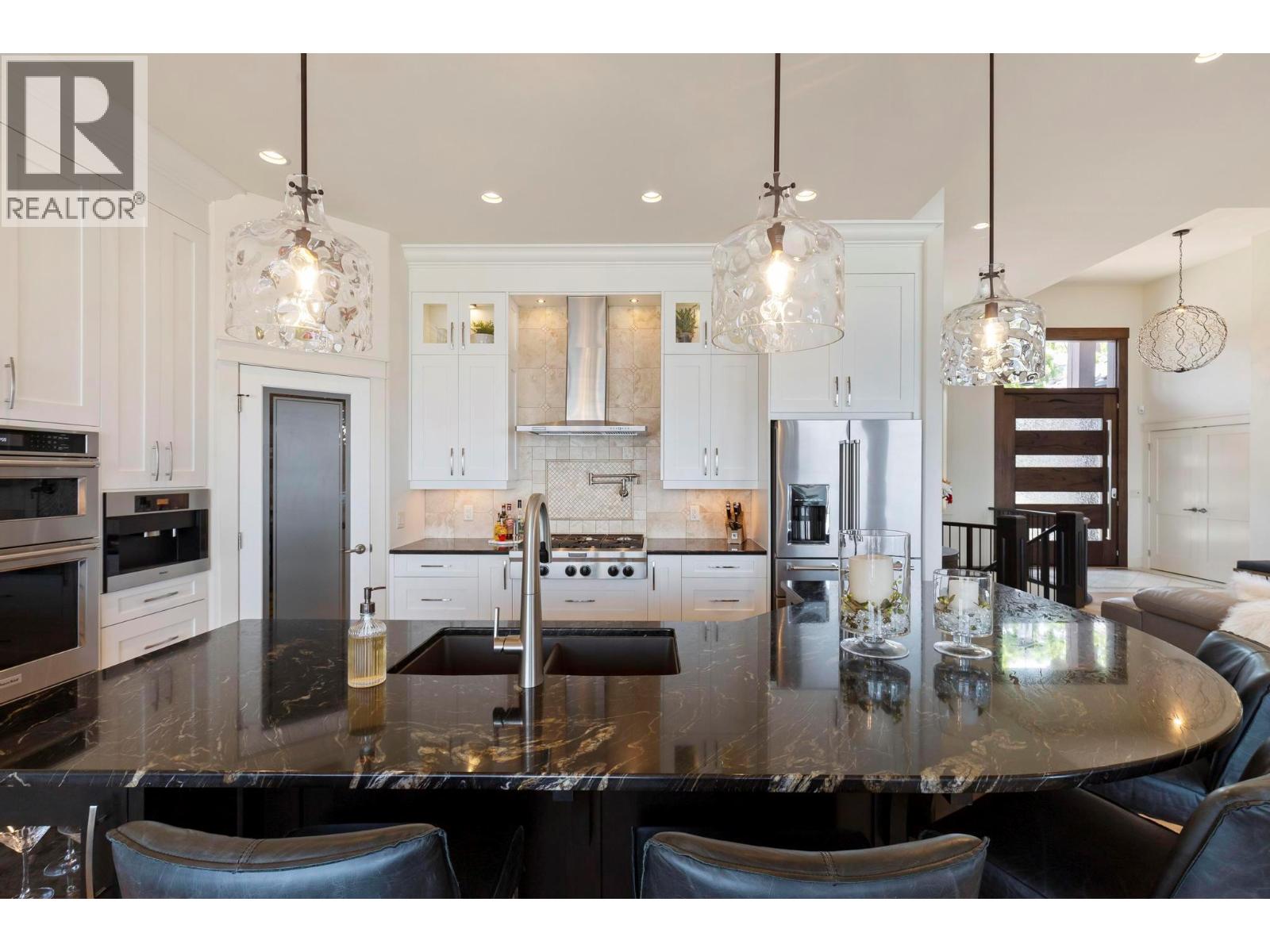 722 Kuipers Crescent, Kelowna, British Columbia  V1W 5B2 - Photo 9 - 10383351