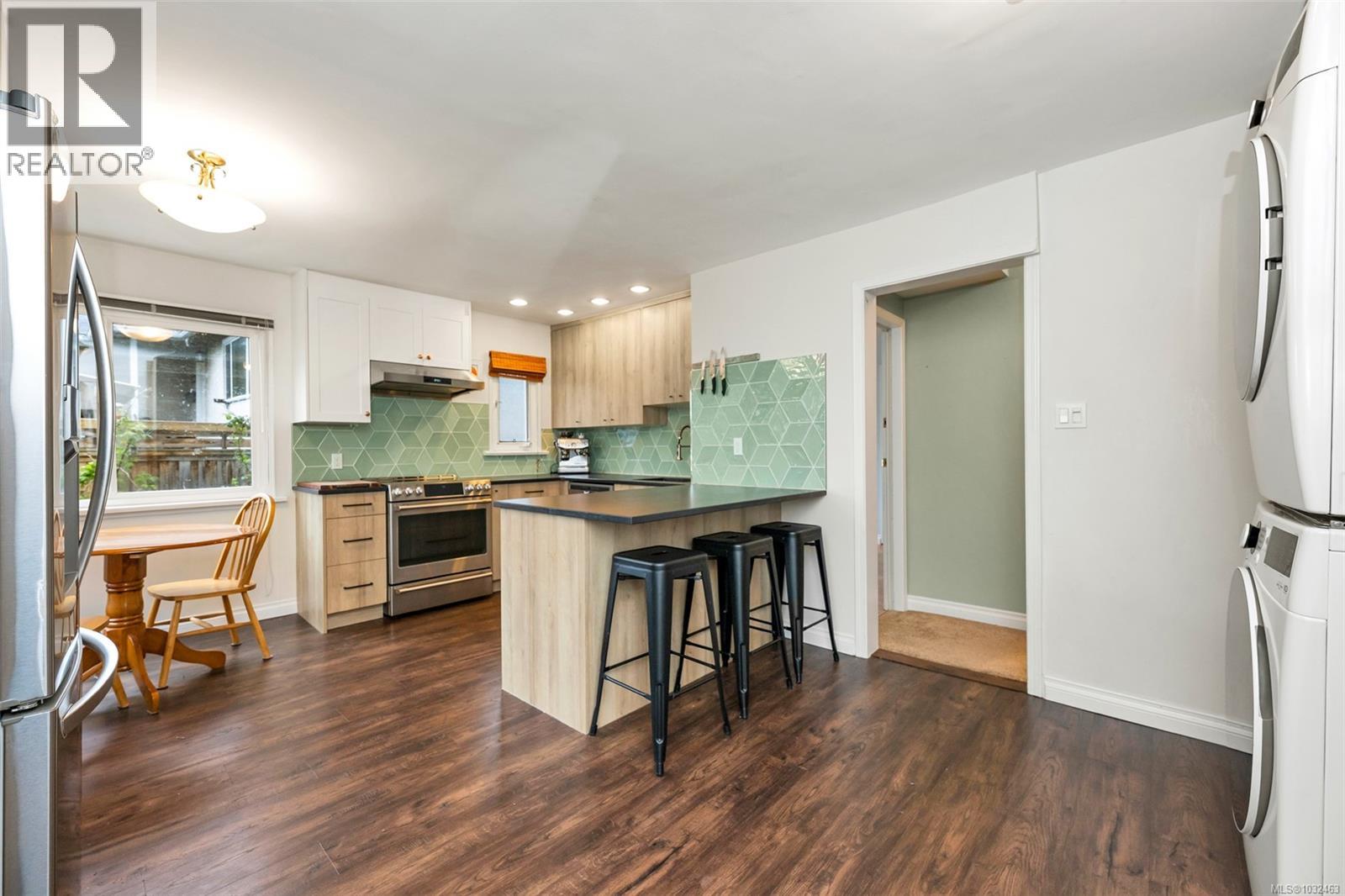 2624 Forbes St, Victoria, British Columbia  V8R 4C1 - Photo 10 - 1032463