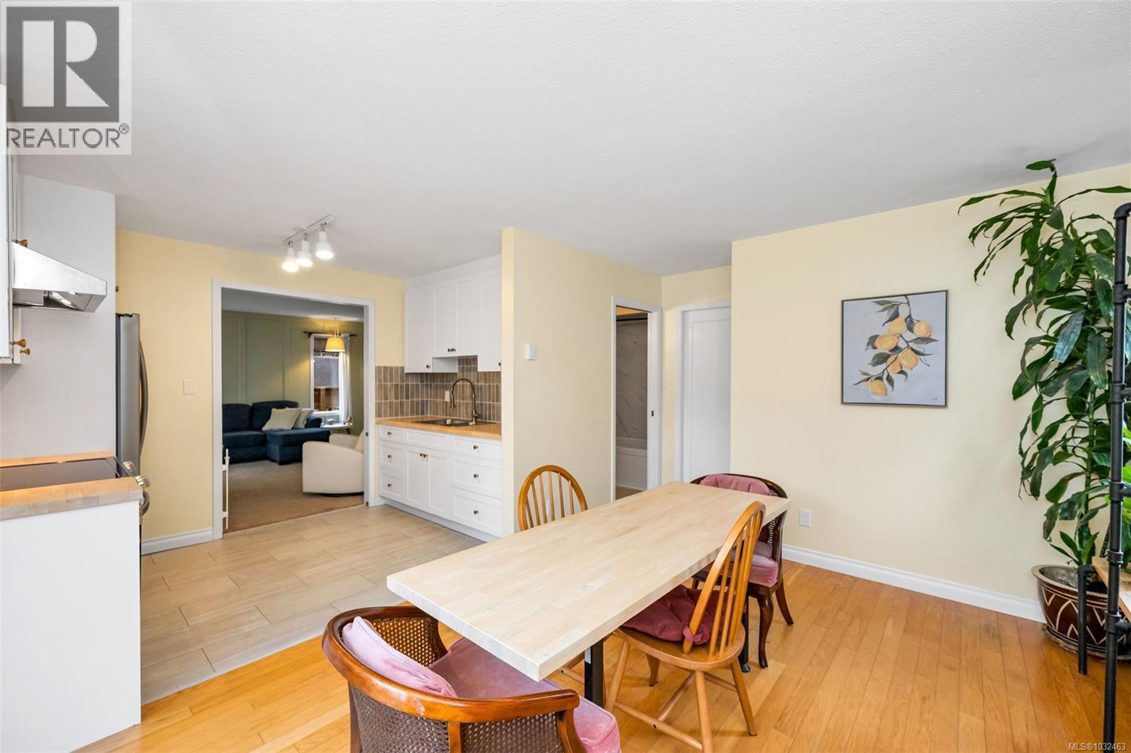 2624 Forbes St, Victoria, British Columbia  V8R 4C1 - Photo 27 - 1032463