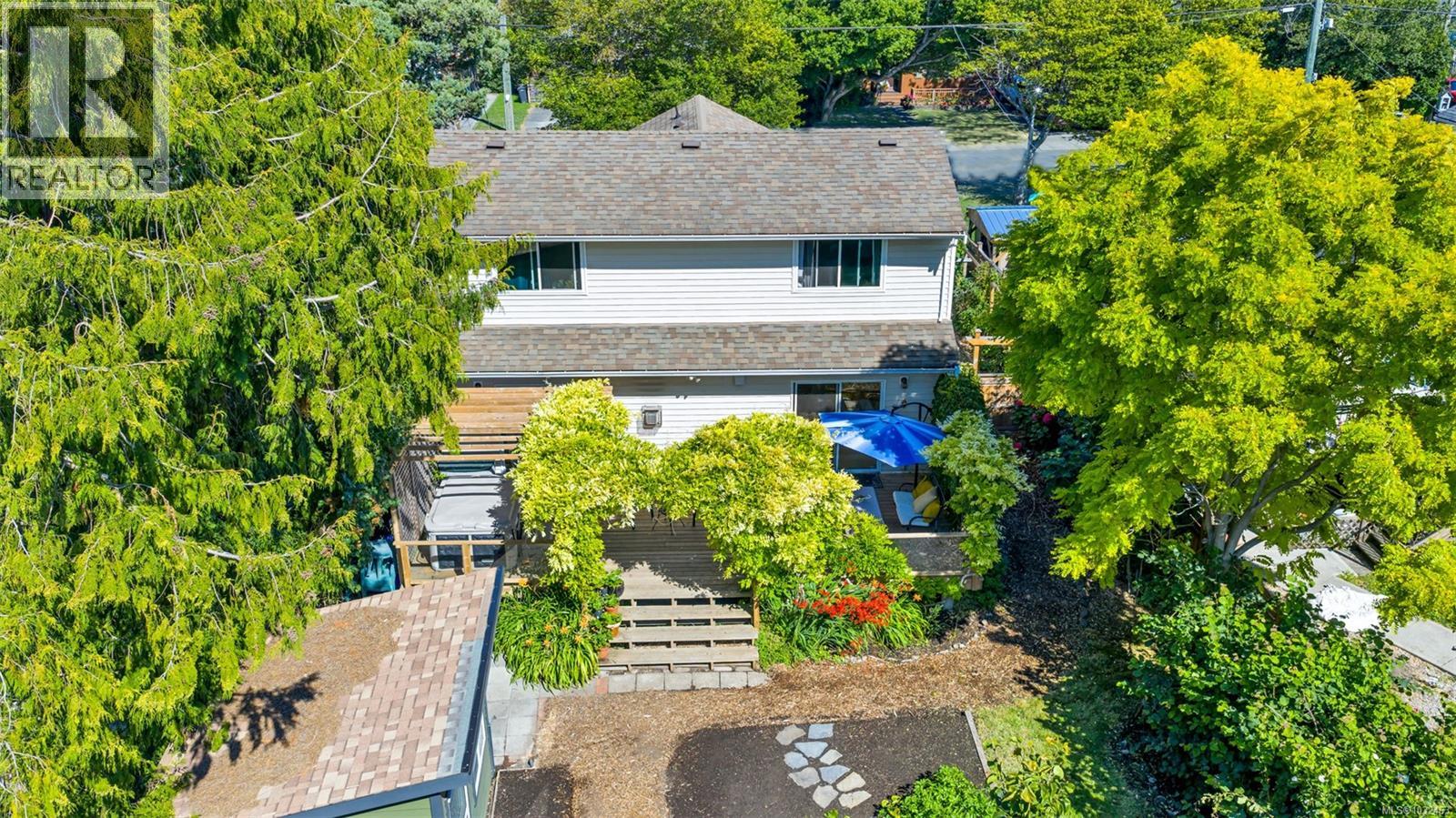 2624 Forbes St, Victoria, British Columbia  V8R 4C1 - Photo 5 - 1032463