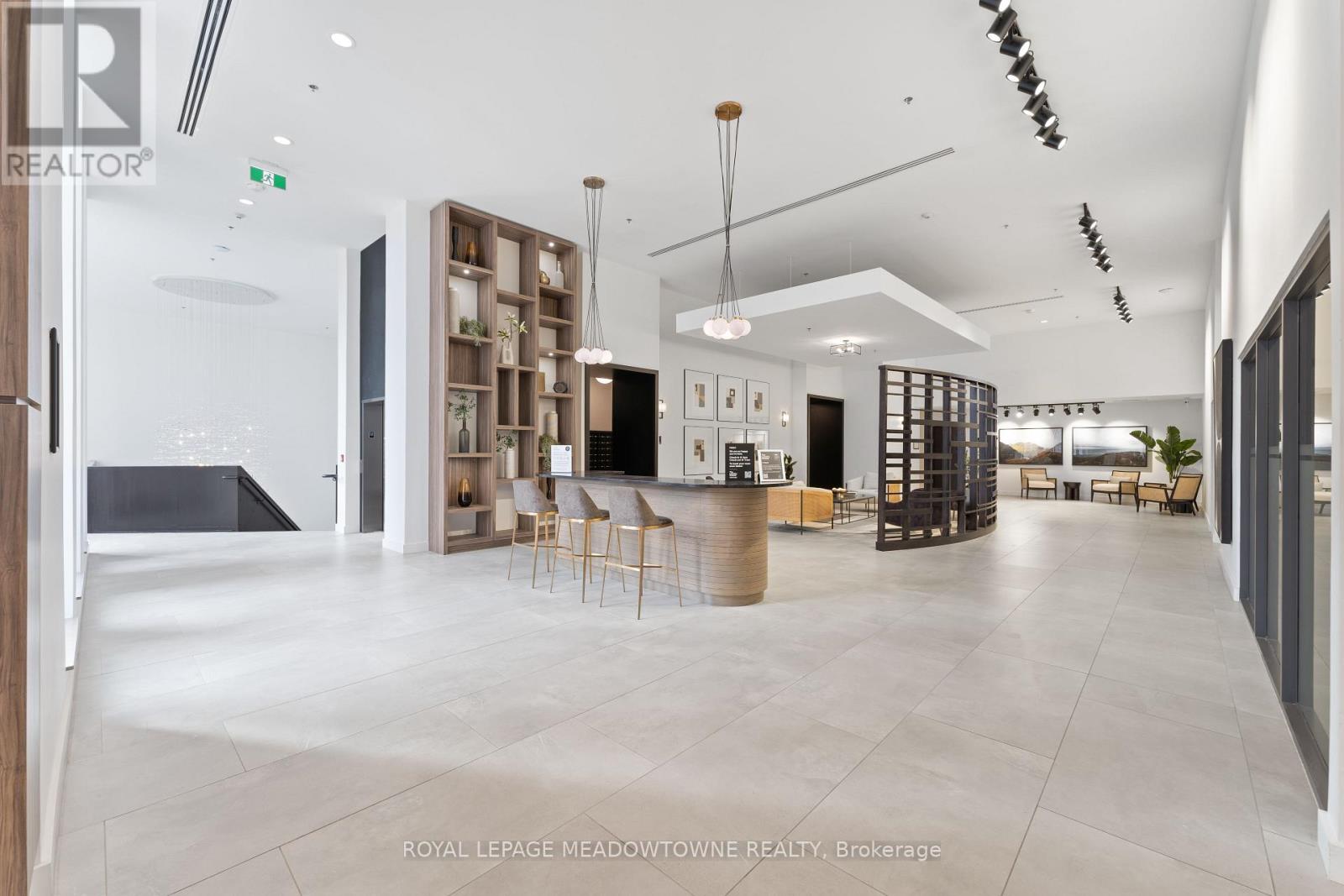 1304 - 15 Glebe Street E, Cambridge, Ontario  N1S 0C3 - Photo 2 - X12975206