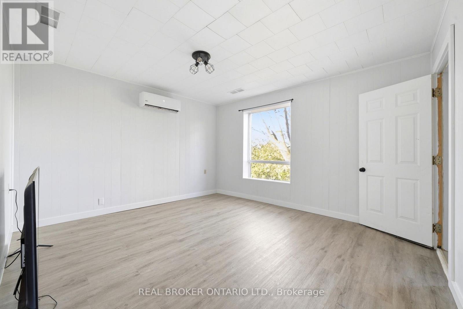 2039 Victoria Street, Howick, Ontario  N0G 1X0 - Photo 6 - X13011726