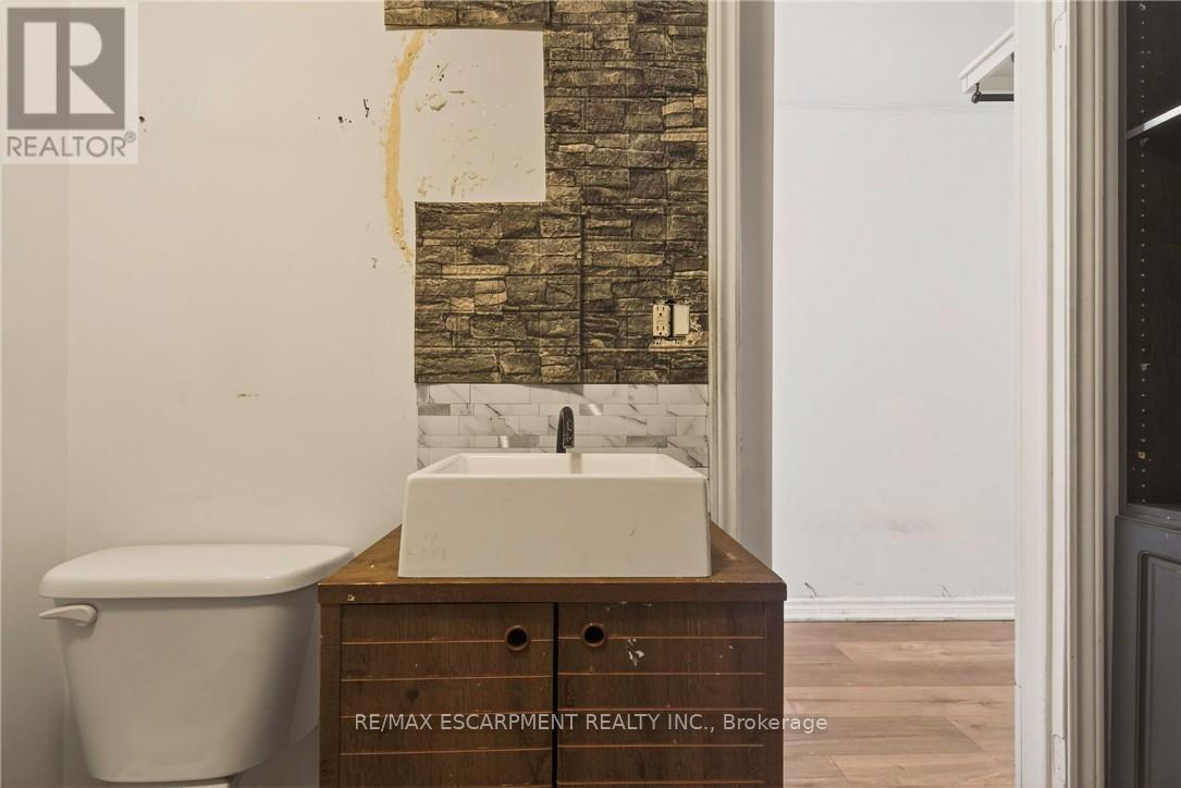 218 East 8th Street, Hamilton, Ontario  L9A 3L8 - Photo 24 - X13011788