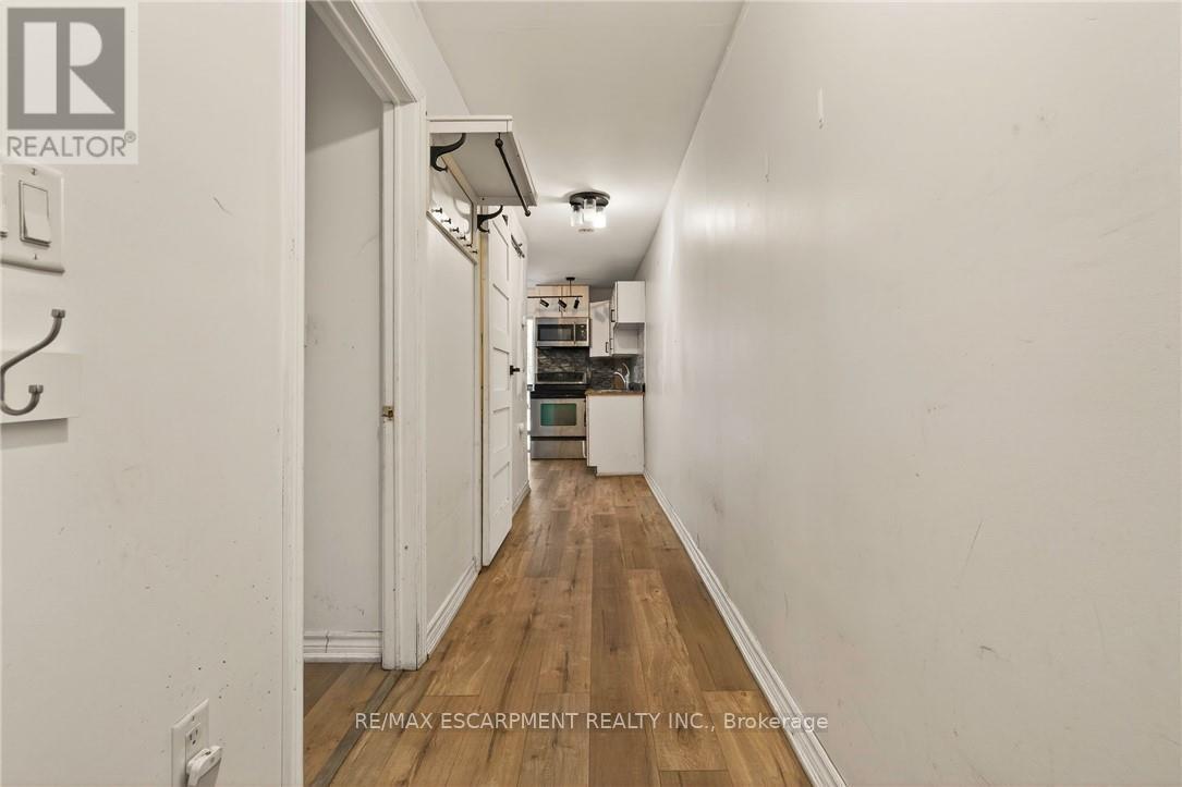 218 East 8th Street, Hamilton, Ontario  L9A 3L8 - Photo 3 - X13011788