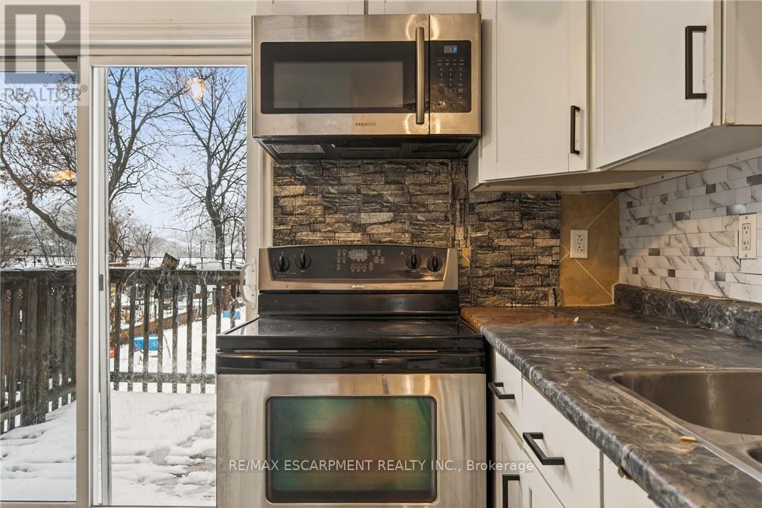 218 East 8th Street, Hamilton, Ontario  L9A 3L8 - Photo 8 - X13011788