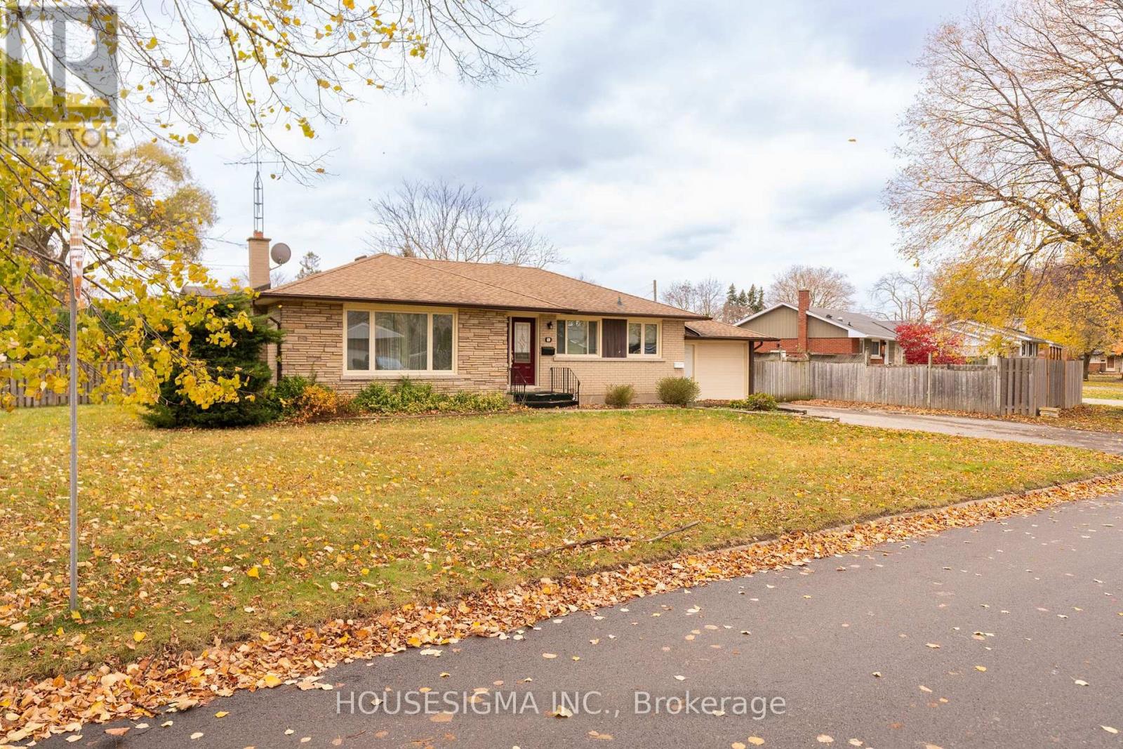 1 Cherrylane Drive N, St. Catharines, Ontario  L2M 2H7 - Photo 2 - X13011856