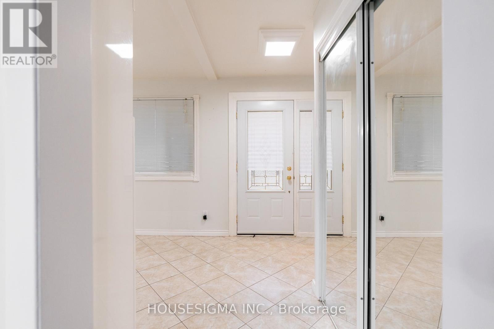 1 Cherrylane Drive N, St. Catharines, Ontario  L2M 2H7 - Photo 4 - X13011856