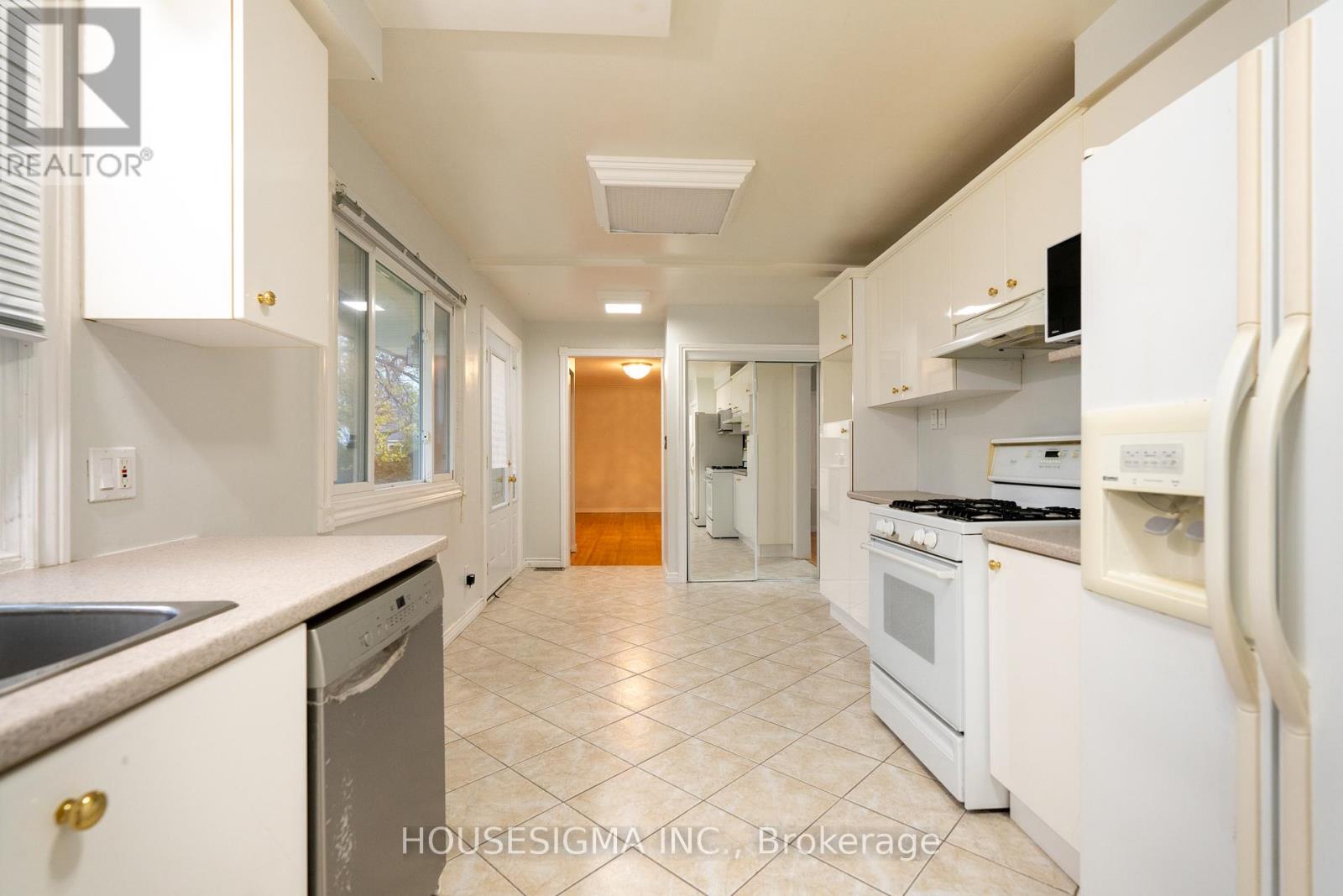 1 Cherrylane Drive N, St. Catharines, Ontario  L2M 2H7 - Photo 5 - X13011856