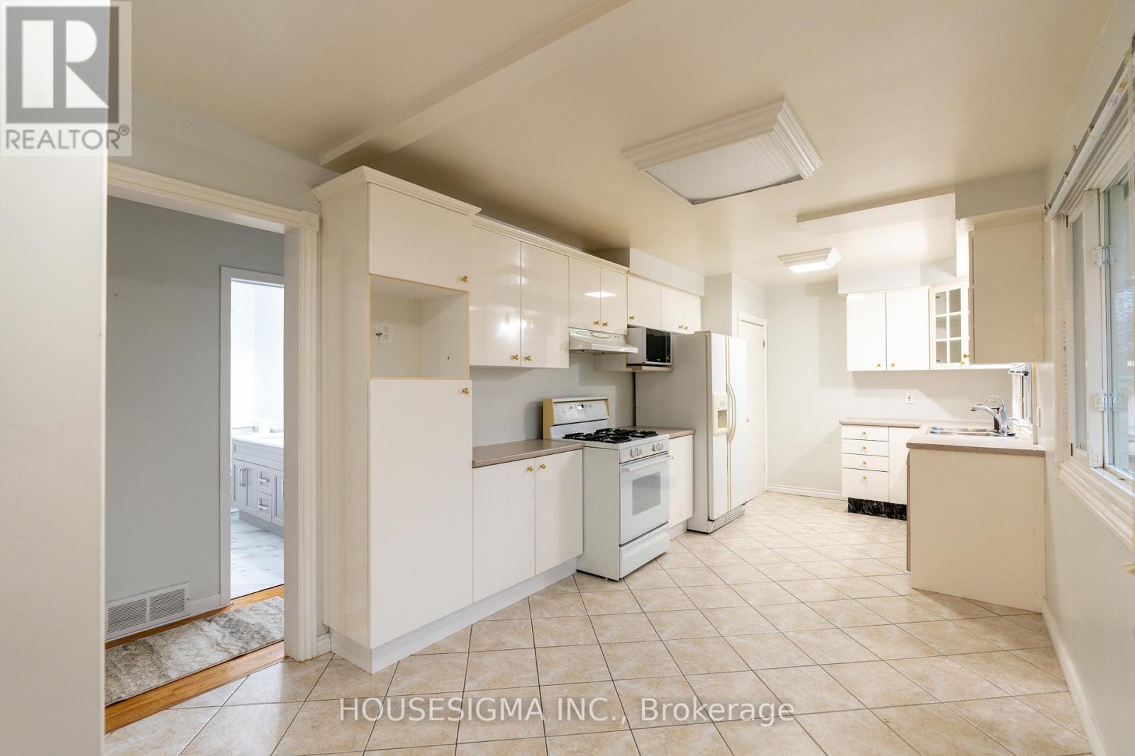 1 Cherrylane Drive N, St. Catharines, Ontario  L2M 2H7 - Photo 9 - X13011856