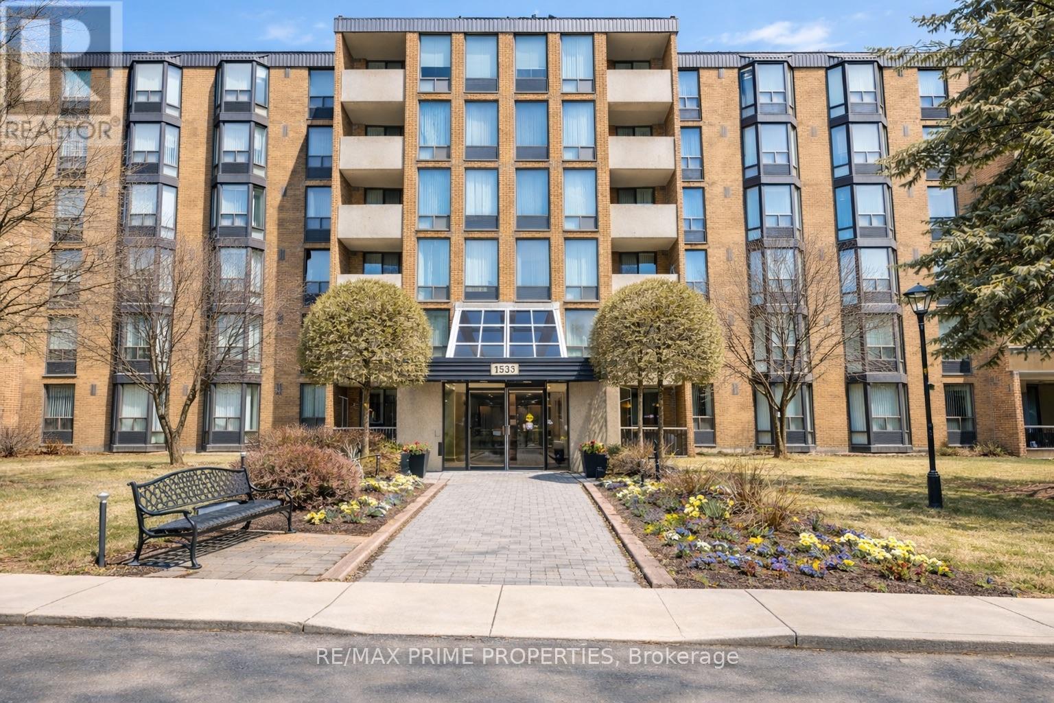 302 - 1535 DIEFENBAKER COURT, Pickering, Ontario