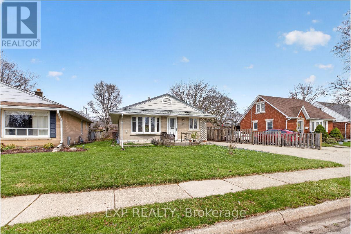 507 Philip Crescent, Cambridge, Ontario  N3H 2R4 - Photo 5 - X13010504