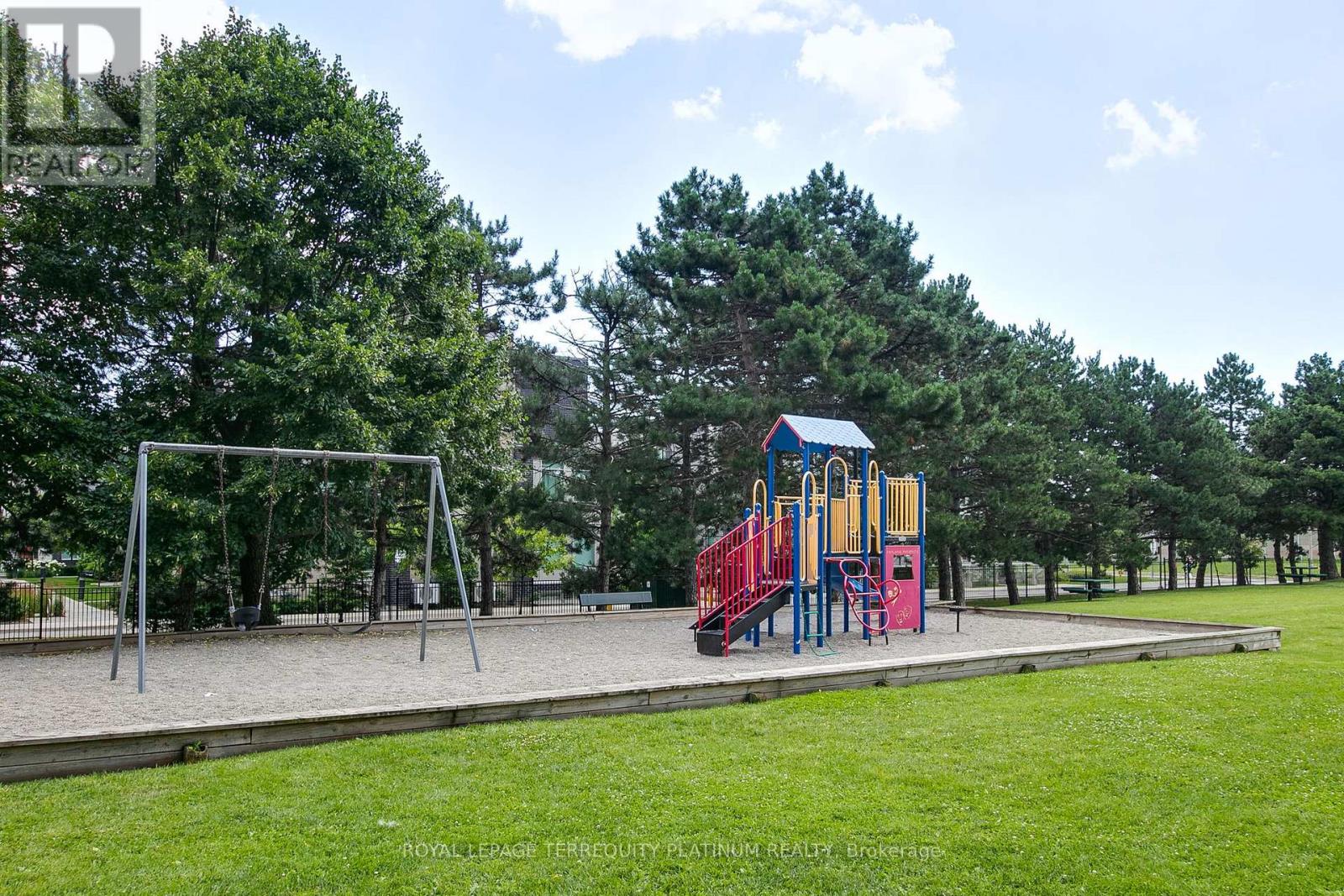 1517 - 551 The West Mall, Toronto, Ontario  M9C 1G7 - Photo 31 - W13009958