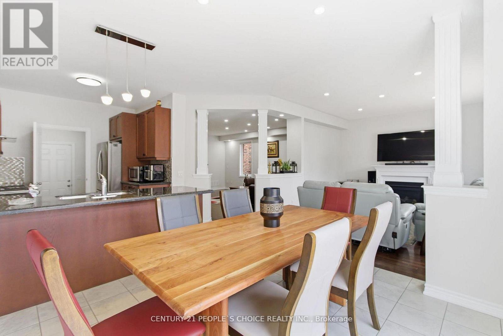 188 Bonnieglen Farm Boulevard, Caledon, Ontario  L7C 4C1 - Photo 10 - W13010754