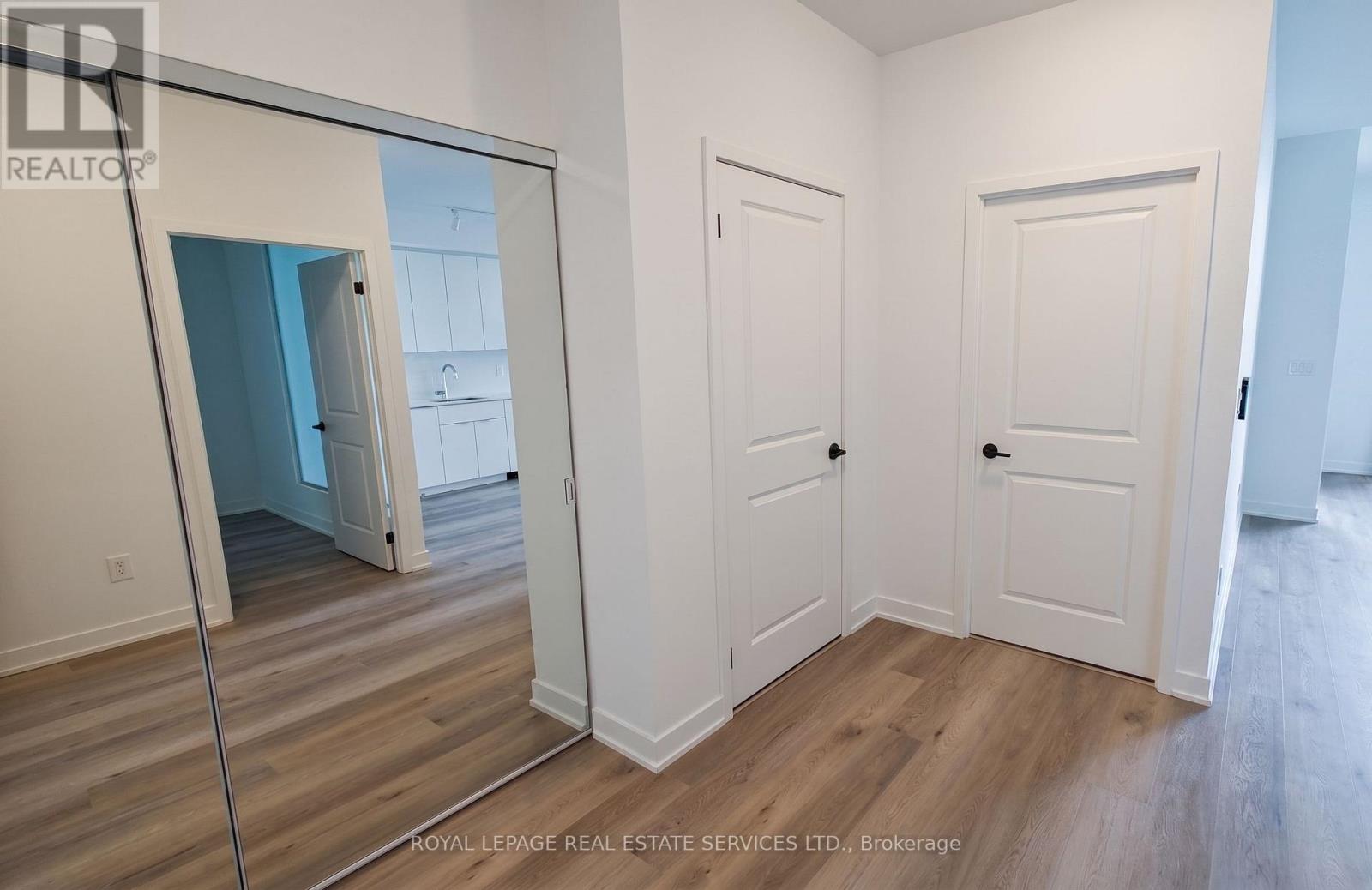 411 - 2075 Lakeshore Road, Burlington, Ontario  L7R 1E2 - Photo 4 - W13009364