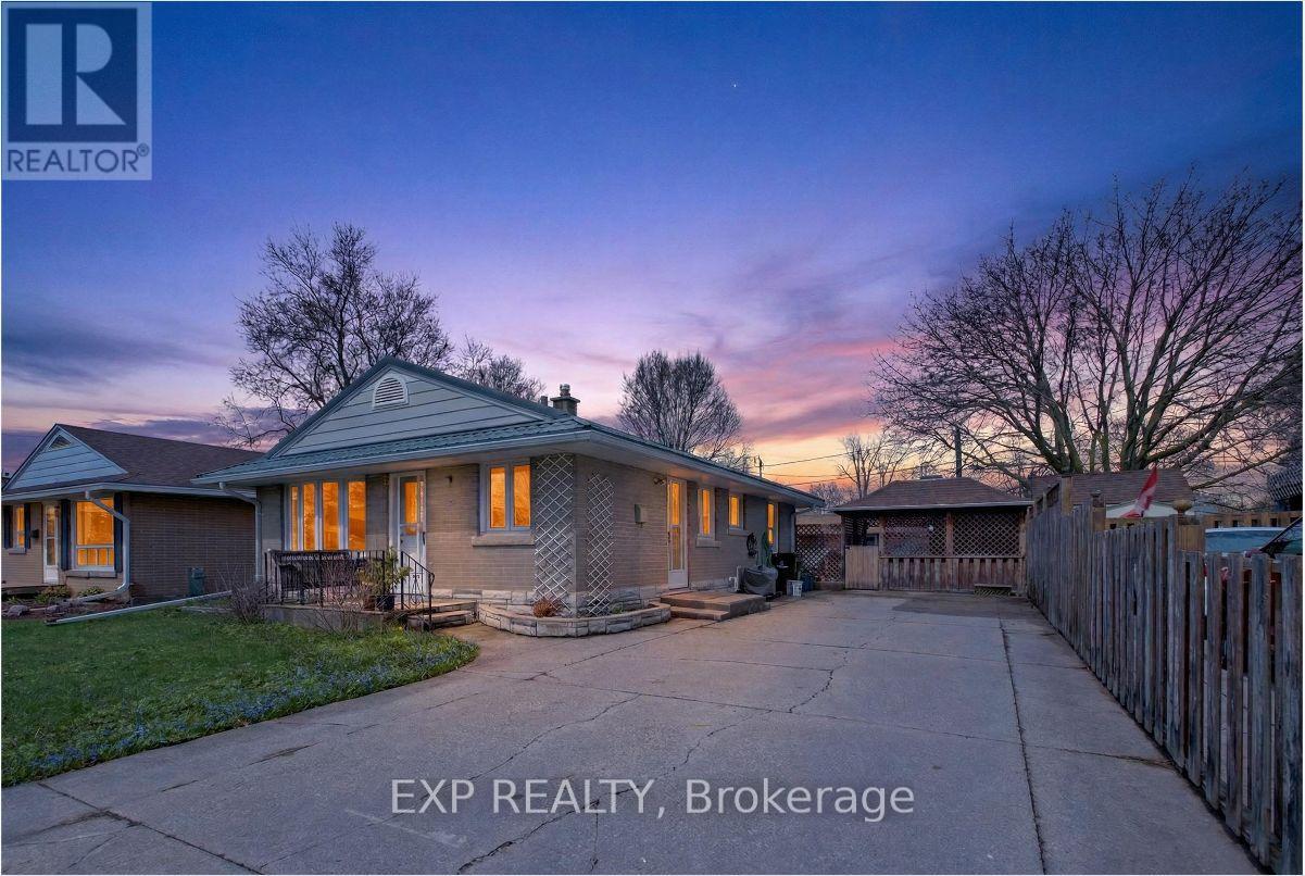 507 Philip Crescent, Cambridge, Ontario  N3H 2R4 - Photo 2 - X13010504