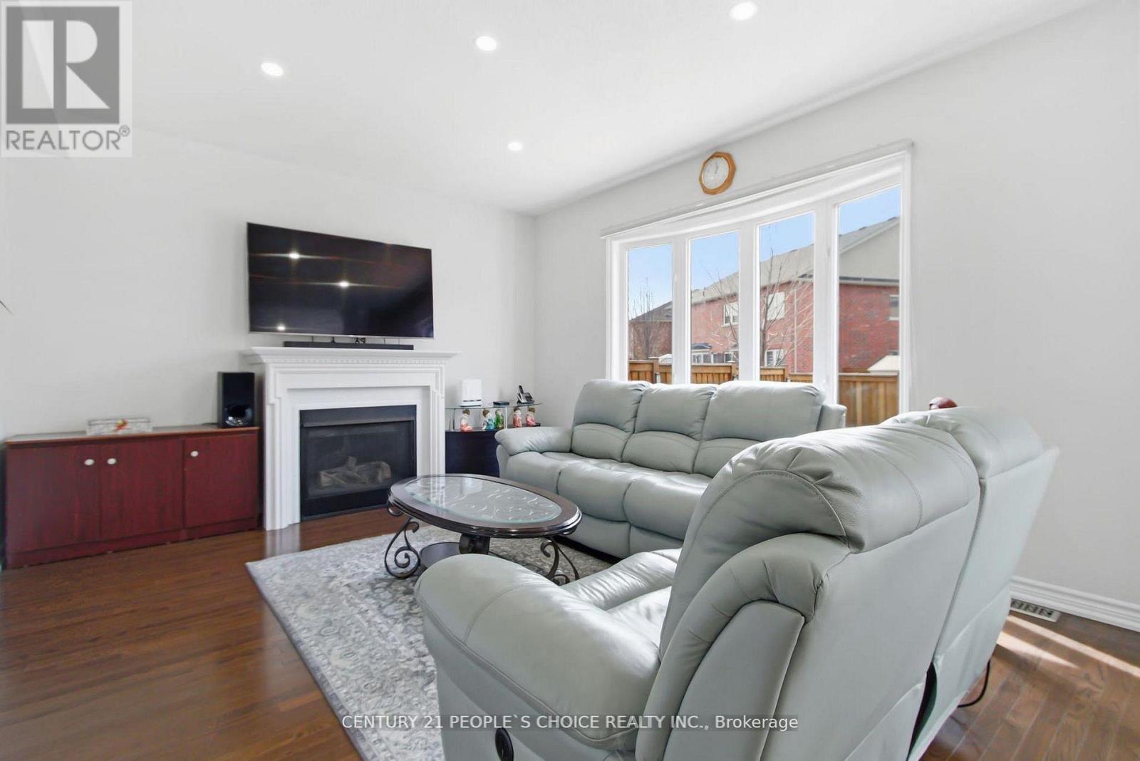 188 Bonnieglen Farm Boulevard, Caledon, Ontario  L7C 4C1 - Photo 8 - W13010754