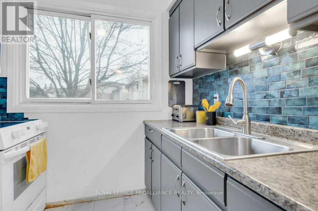 G - 209 North Park Street, Belleville, Ontario  K8P 4T9 - Photo 6 - X12886520