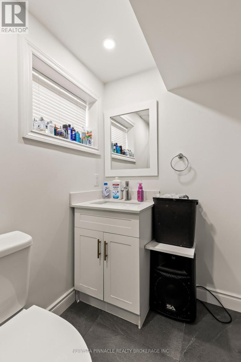 286 Panorama Crescent, London South, Ontario  N5Z 3H3 - Photo 34 - X12980678