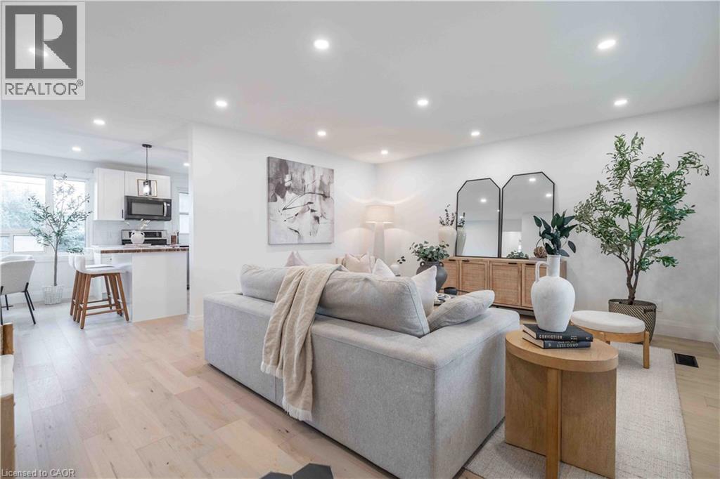 67 Toby Crescent, Hamilton, Ontario  L8T 2N9 - Photo 4 - 40820060